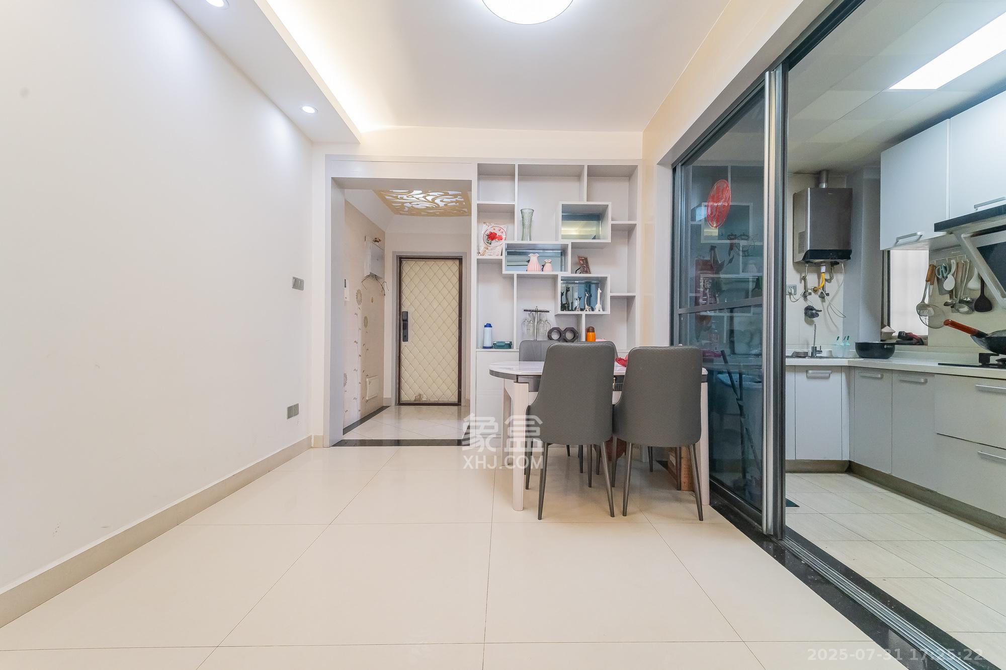 筑梦佳园 4室2厅2卫 99.0万 筑梦佳园 4室2厅2卫 99.0万客厅