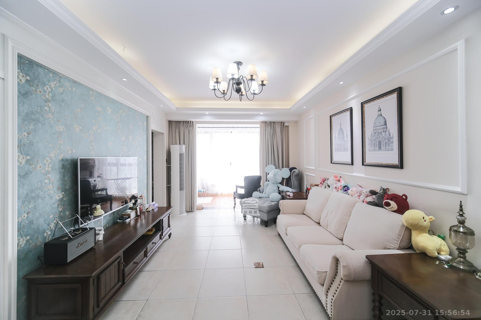 保利香槟国际  2室2厅1卫    79.8万 保利香槟国际  2室2厅1卫    79.8万客厅