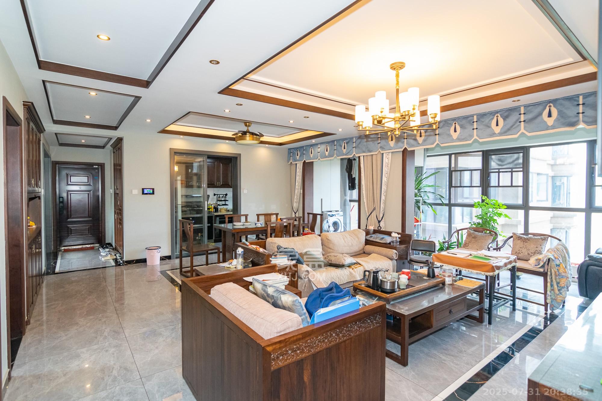 润和美郡(润和紫郡五期)  4室2厅2卫    128.0万 润和美郡(润和紫郡五期)  4室2厅2卫    128.0万客厅