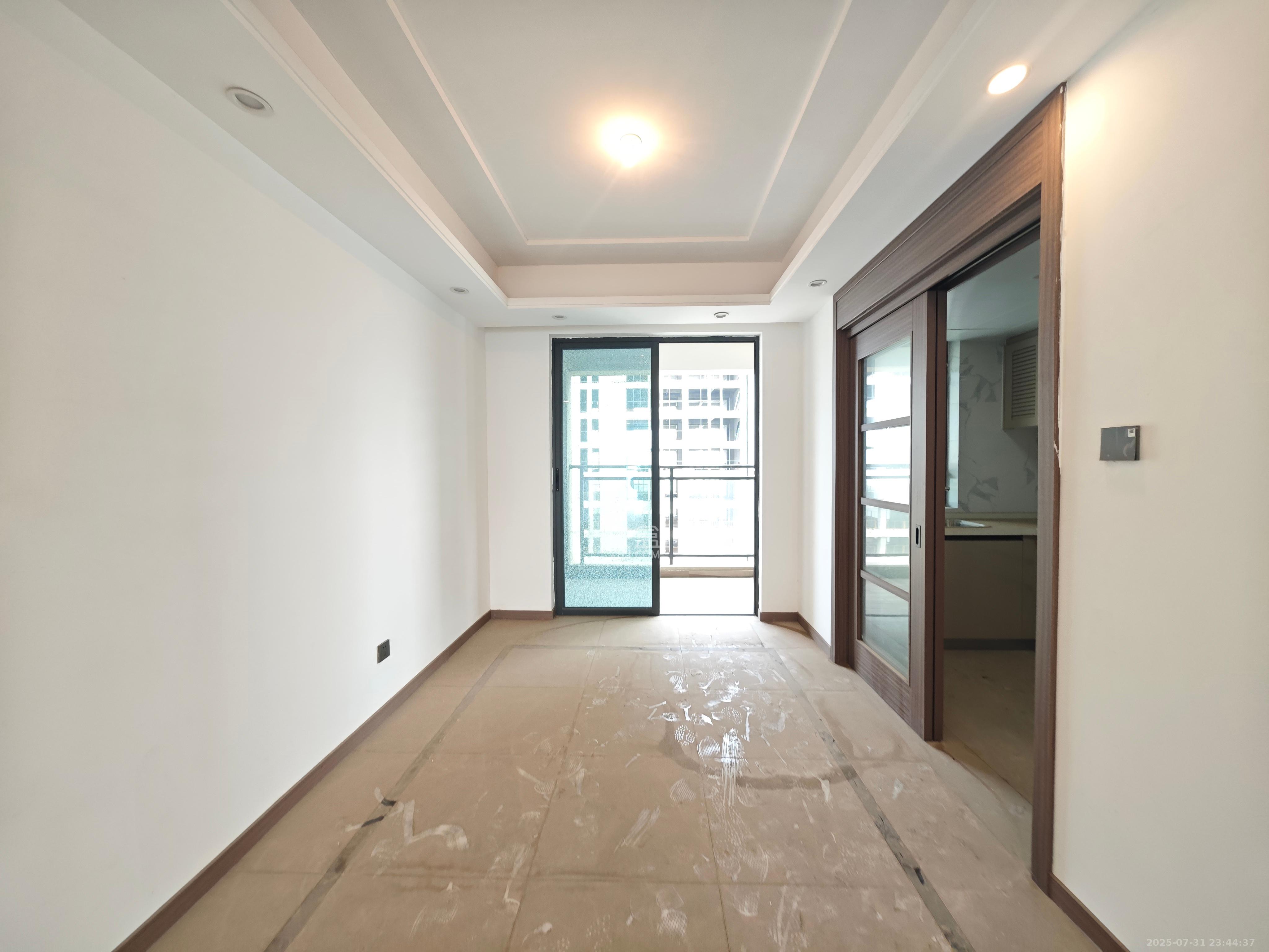 绿地V岛 4室2厅2卫 3500.0元/月 绿地V岛 4室2厅2卫 3500.0元/月室内图