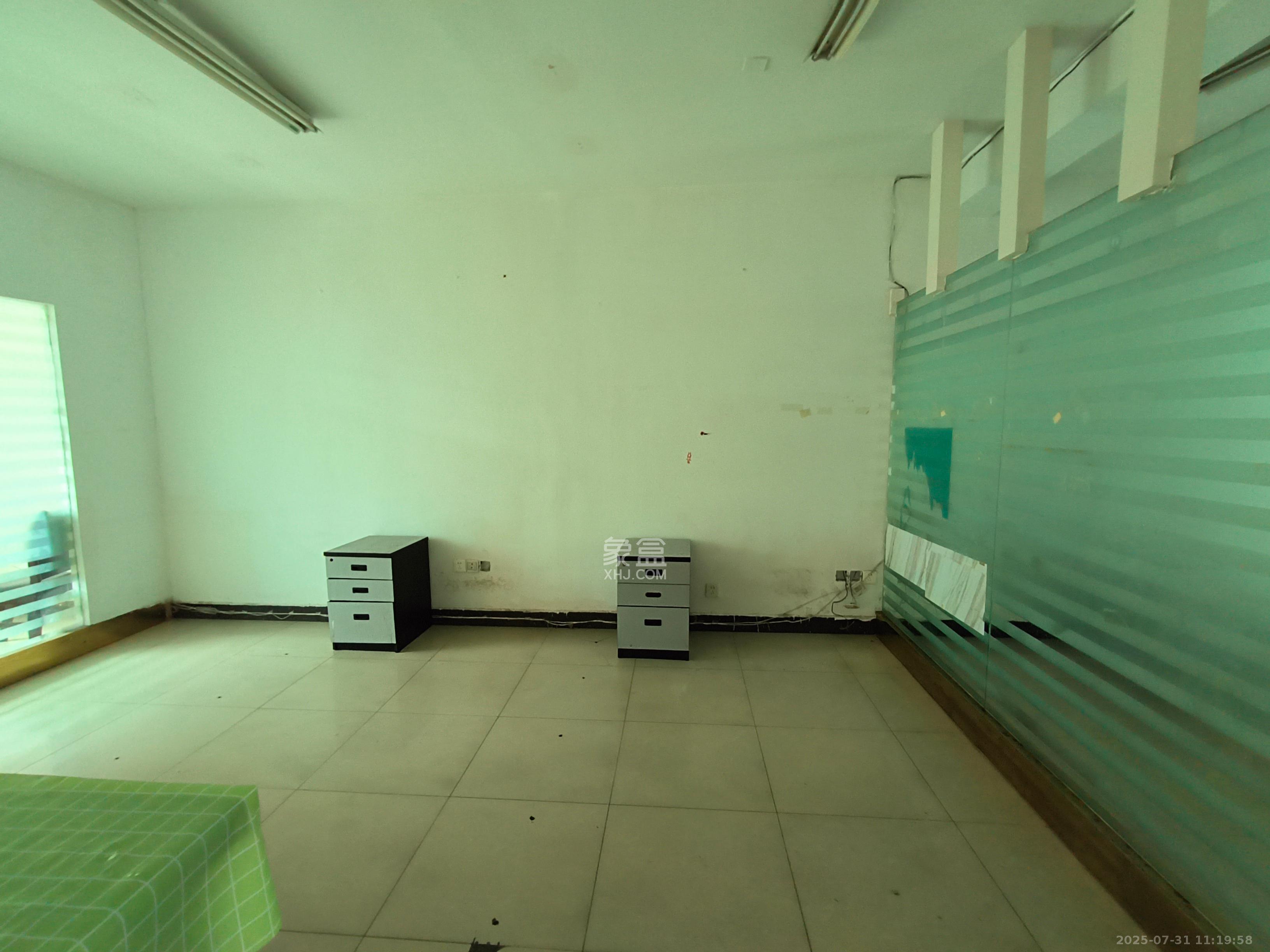 维一星城  4室1厅2卫    3700.0元/月室内图