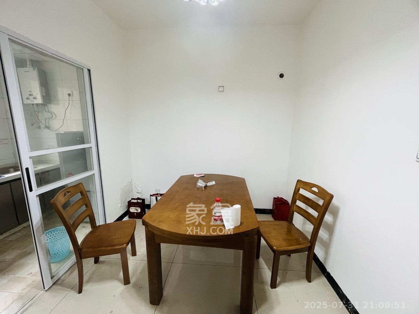 中城丽景香山园  3室2厅1卫    3200.0元/月室内图