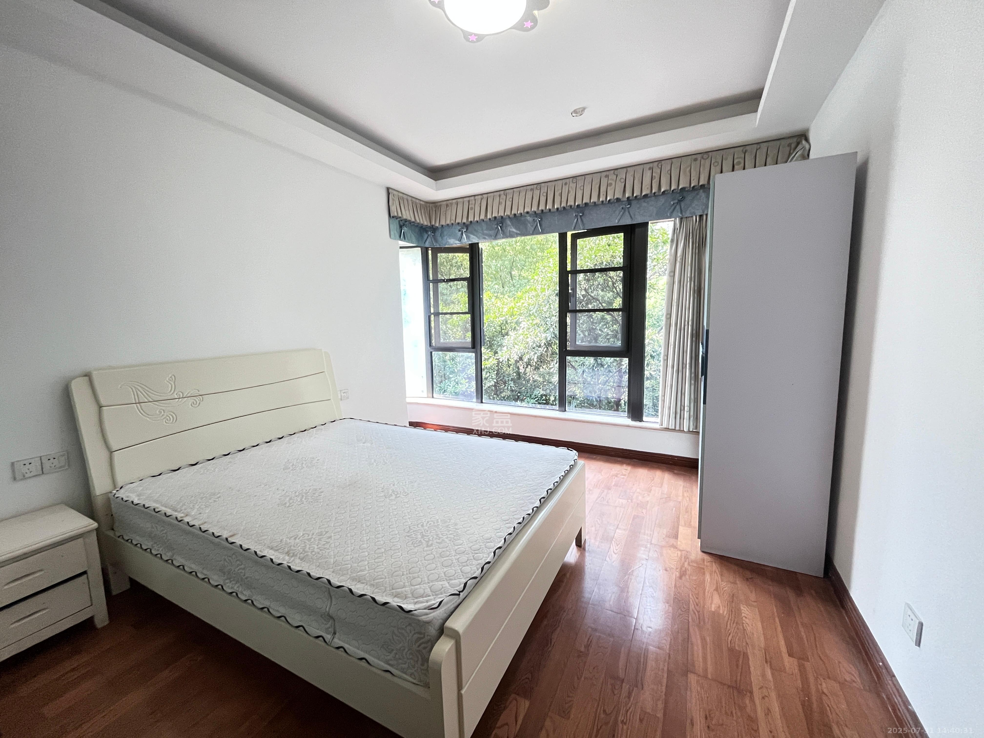 红橡华园(菲莎公馆) 3室2厅2卫 3600.0元/月 红橡华园(菲莎公馆) 3室2厅2卫 3600.0元/月室内图