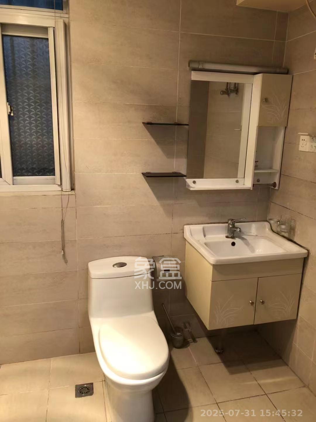 生活艺术城 3室2厅2卫 1800.0元/月 生活艺术城 3室2厅2卫 1800.0元/月室内图