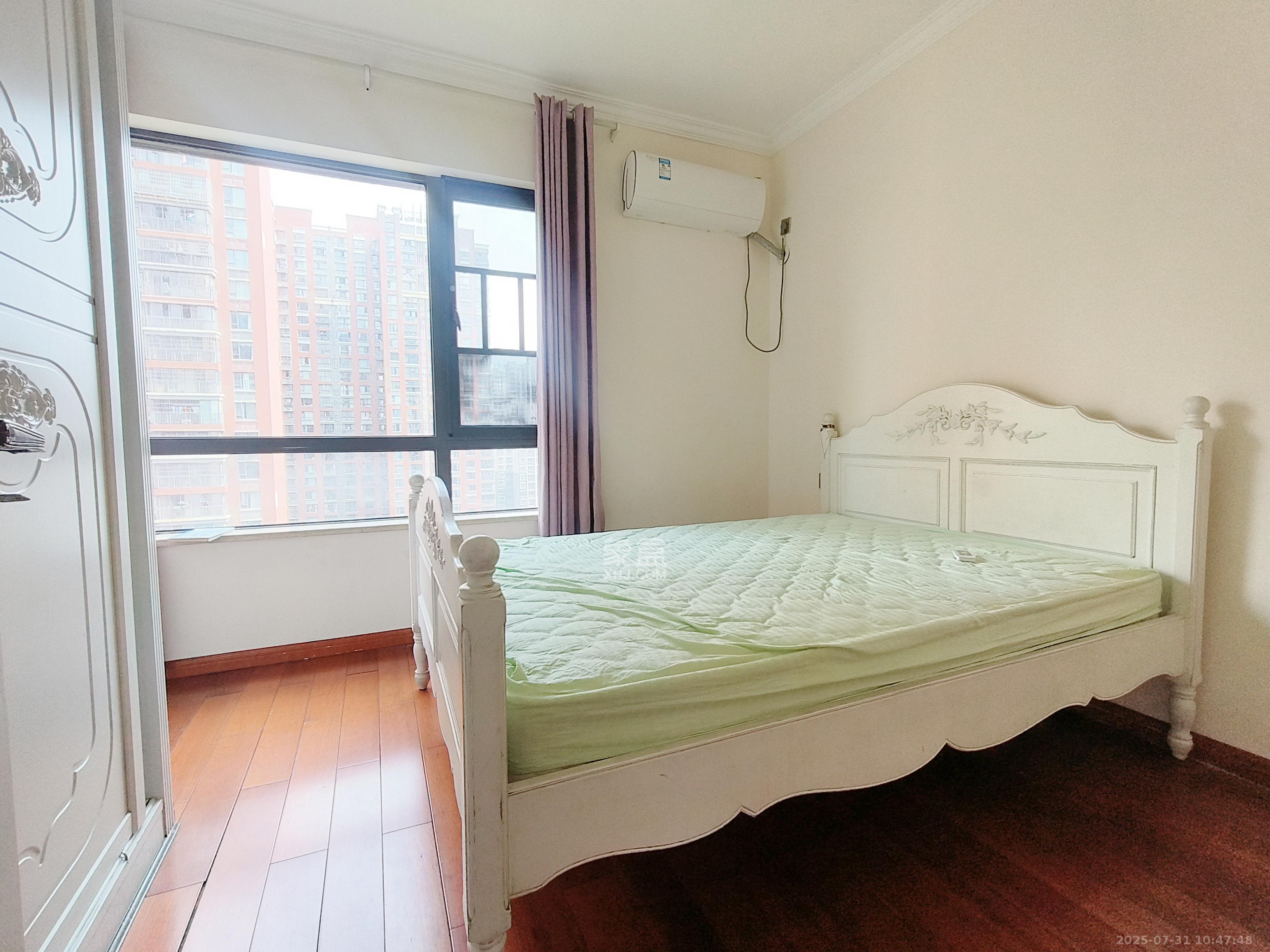 华润凤凰城二期 4室2厅2卫 4000.0元/月 华润凤凰城二期 4室2厅2卫 4000.0元/月室内图