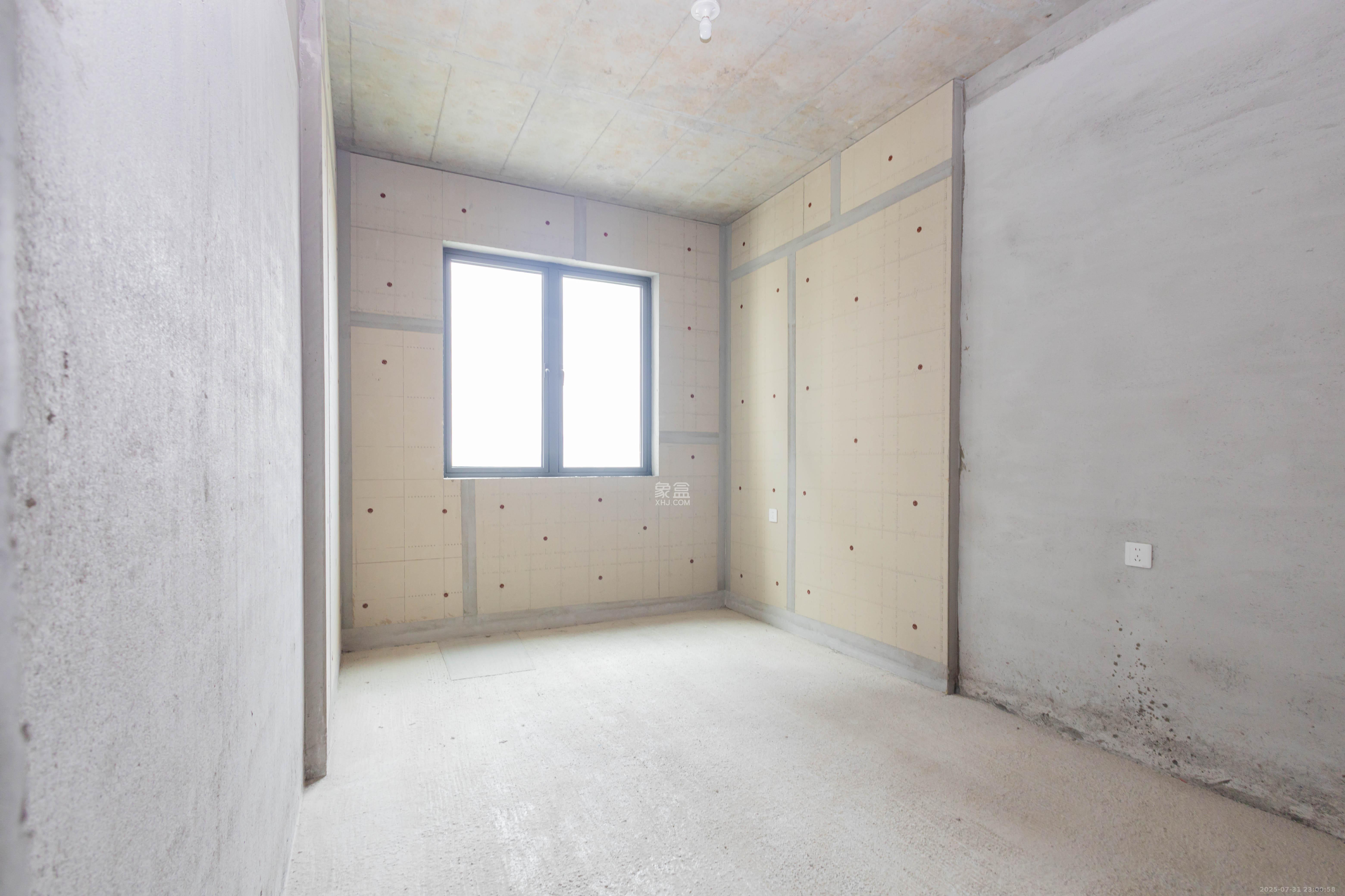 中建桃李九章  4室2厅2卫   195.00万卧室