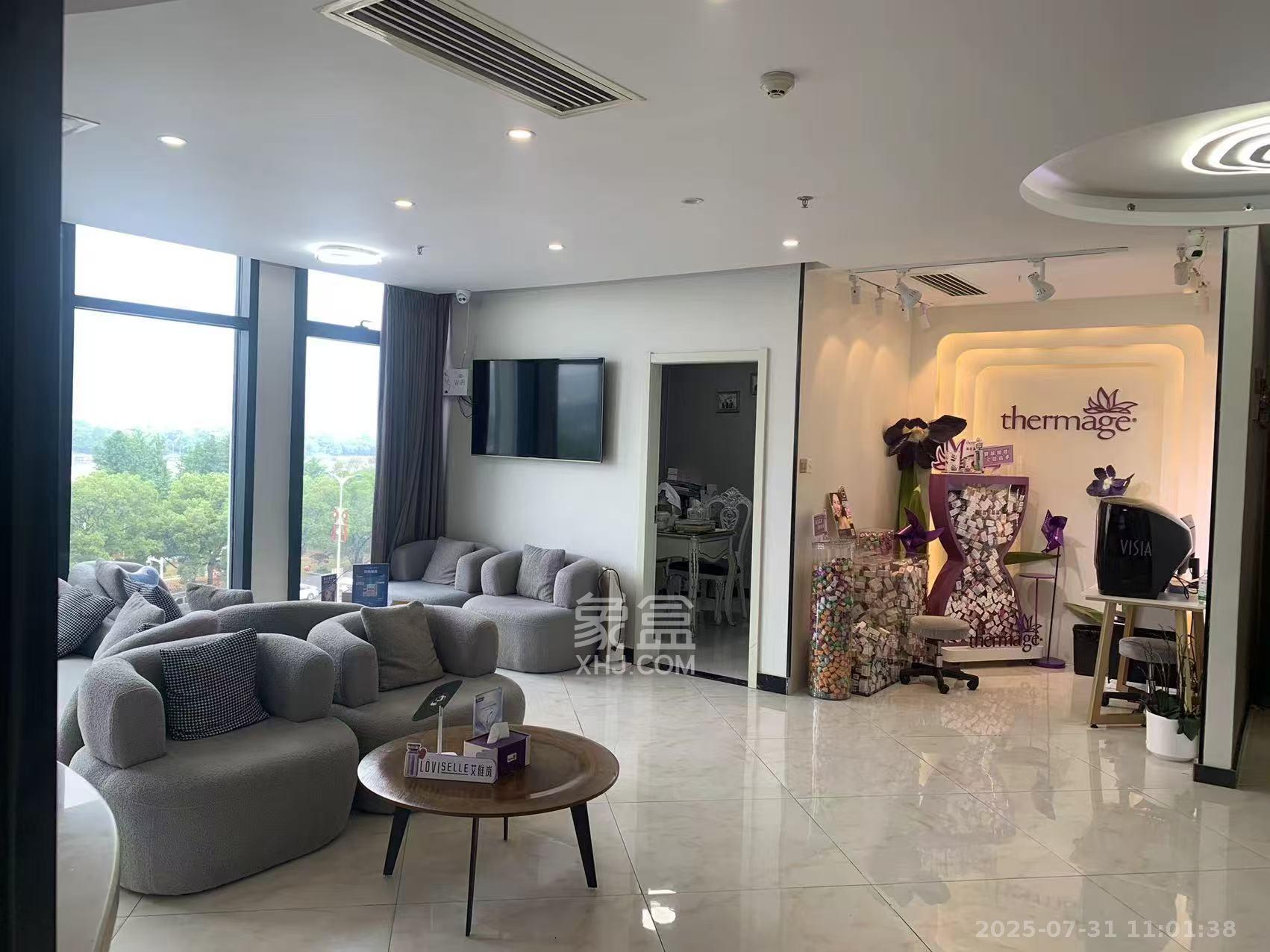 万达广场   224.42㎡      12000.0元/月室内图