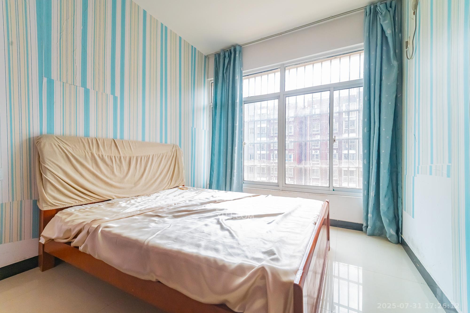 泊林晶城 3室2厅1卫 56.8万 泊林晶城 3室2厅1卫 56.8万卧室