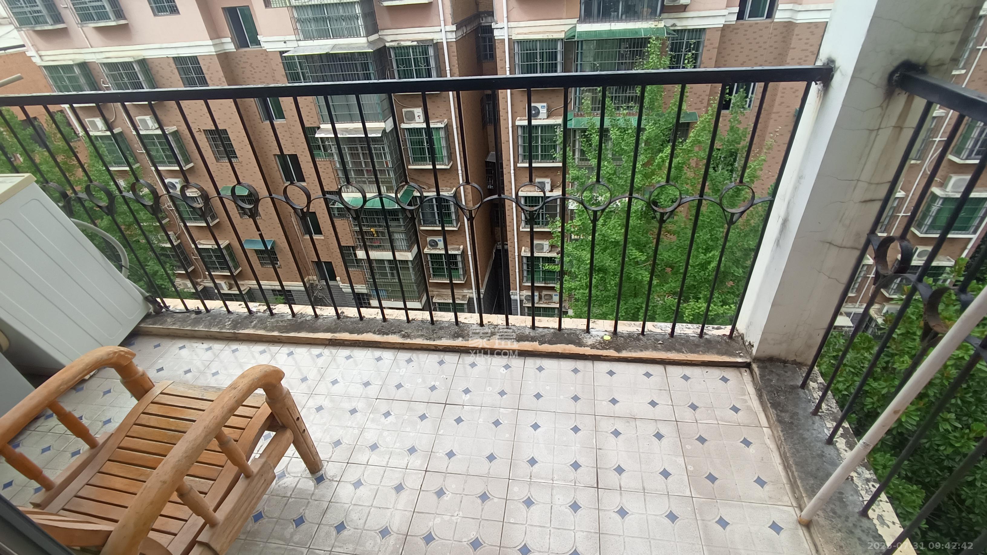 天峰名苑  2室2厅1卫    2400.0元/月室内图