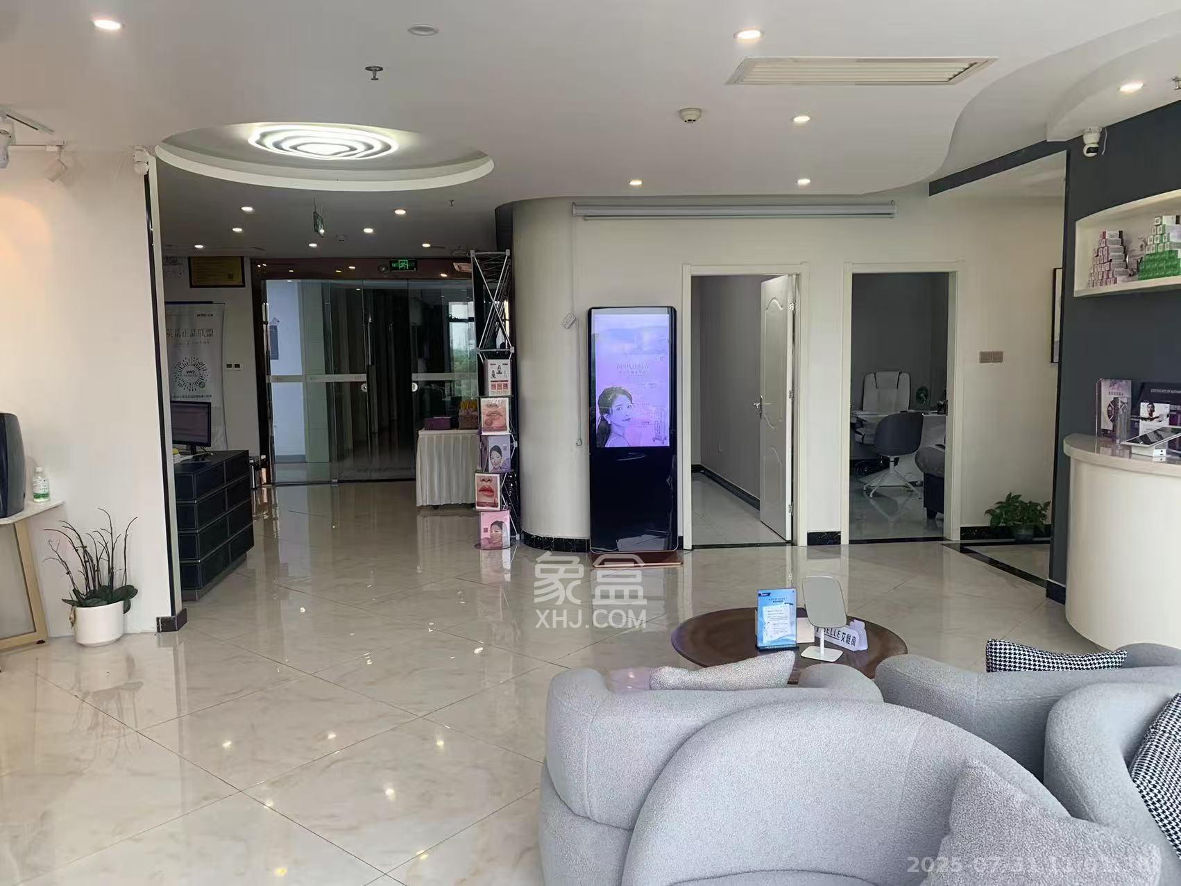 万达广场   224.42㎡      12000.0元/月室内图