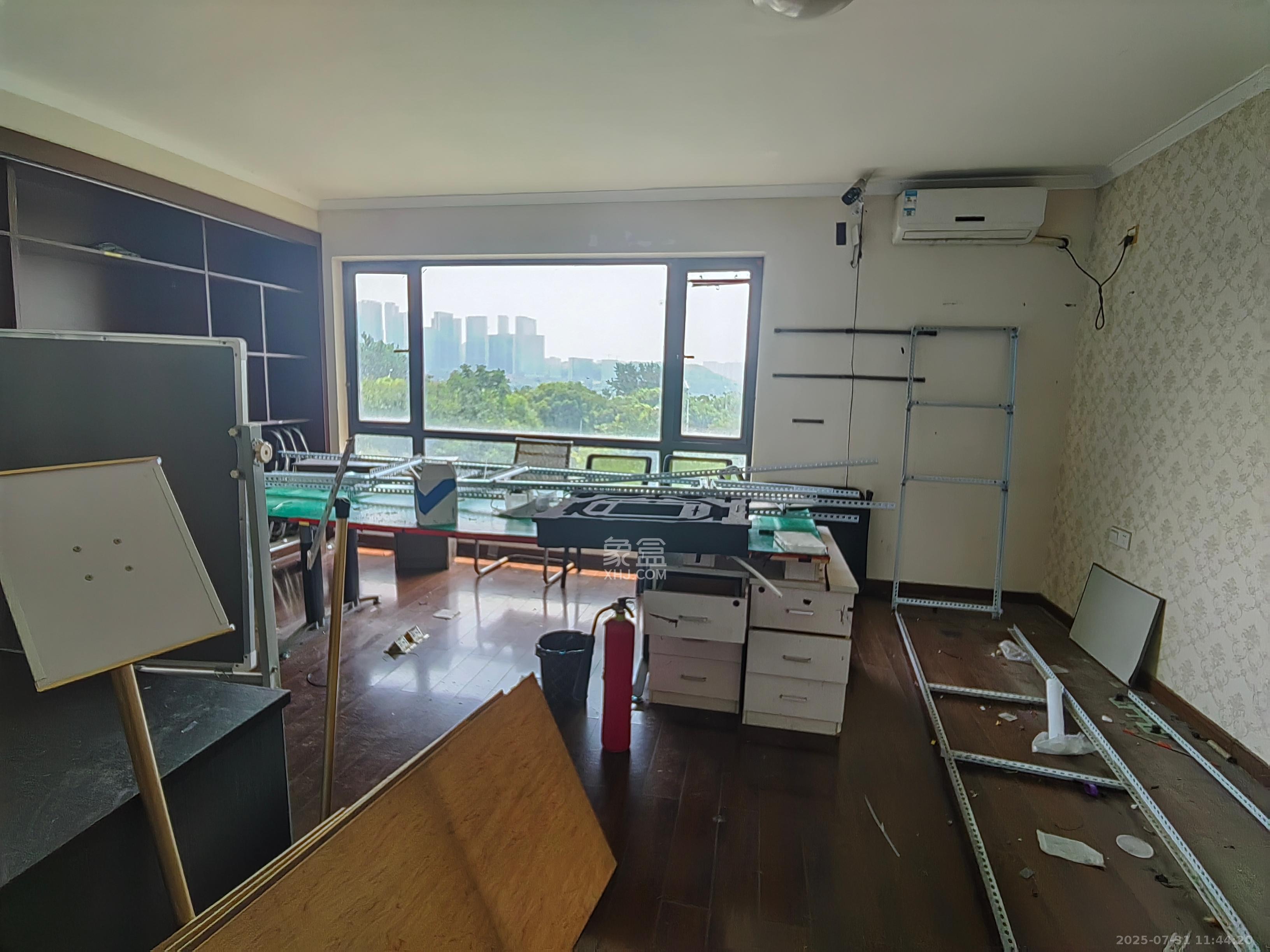 万科金域缇香 4室2厅2卫 3600.0元/月 万科金域缇香 4室2厅2卫 3600.0元/月室内图