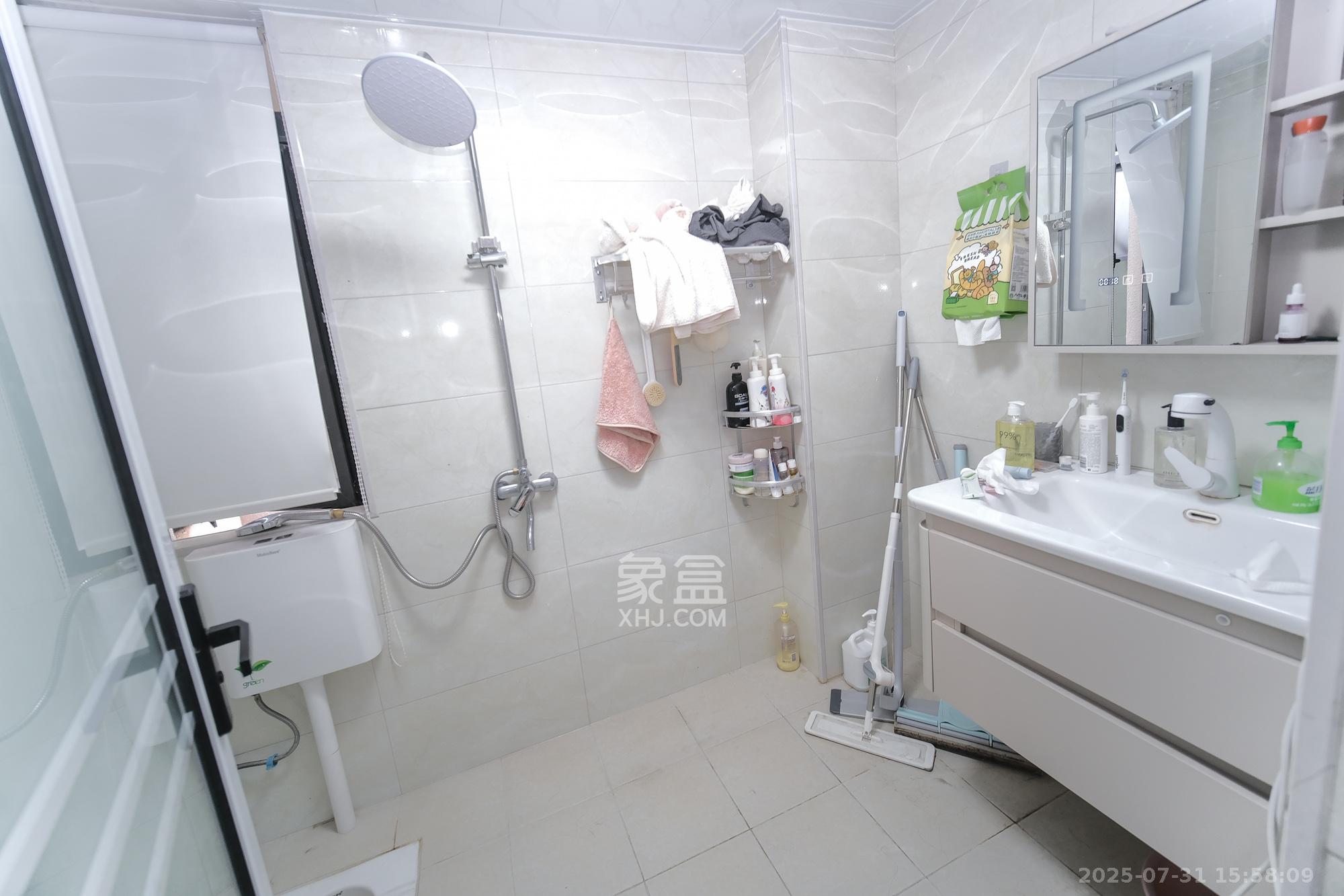 日盛湖湘悦府  3室2厅2卫    112.8万卫生间