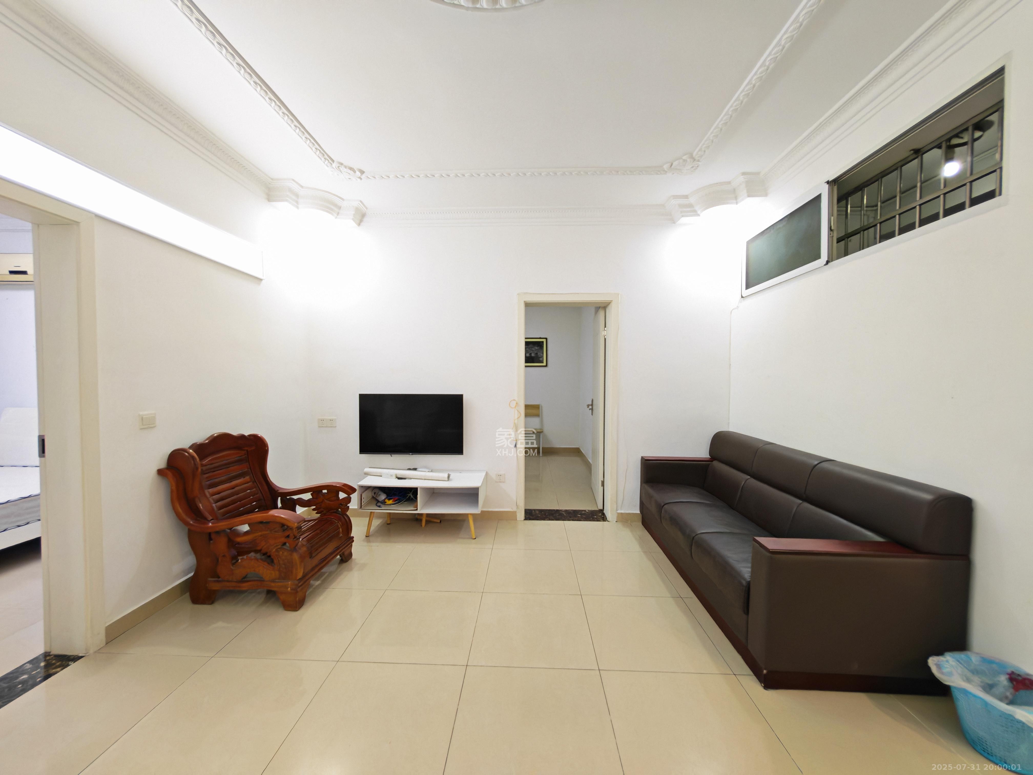 马王堆农业银行宿舍  3室1厅1卫    2400.0元/月 马王堆农业银行宿舍  3室1厅1卫    2400.0元/月室内图