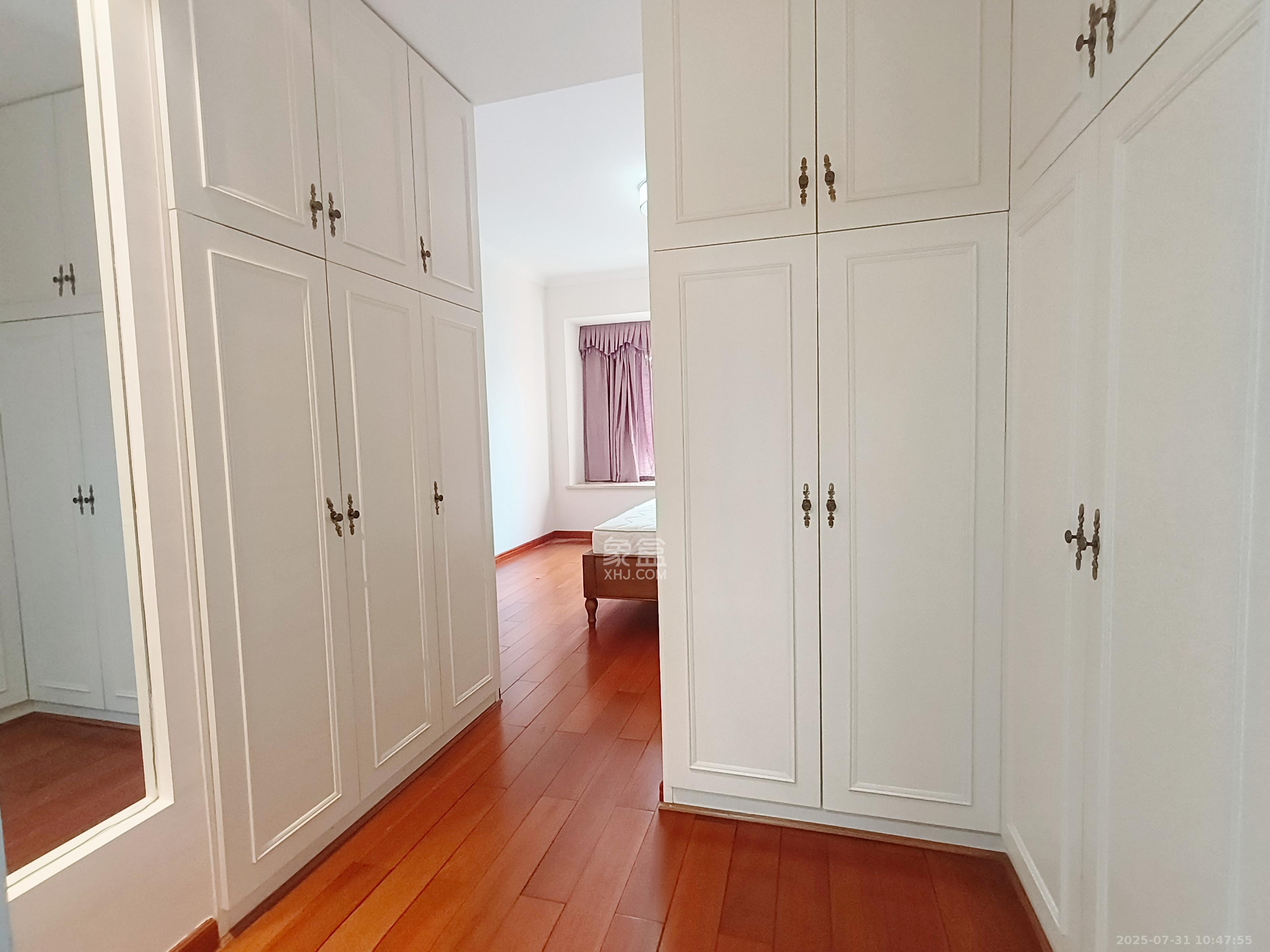 华润凤凰城二期 4室2厅2卫 4000.0元/月 华润凤凰城二期 4室2厅2卫 4000.0元/月室内图