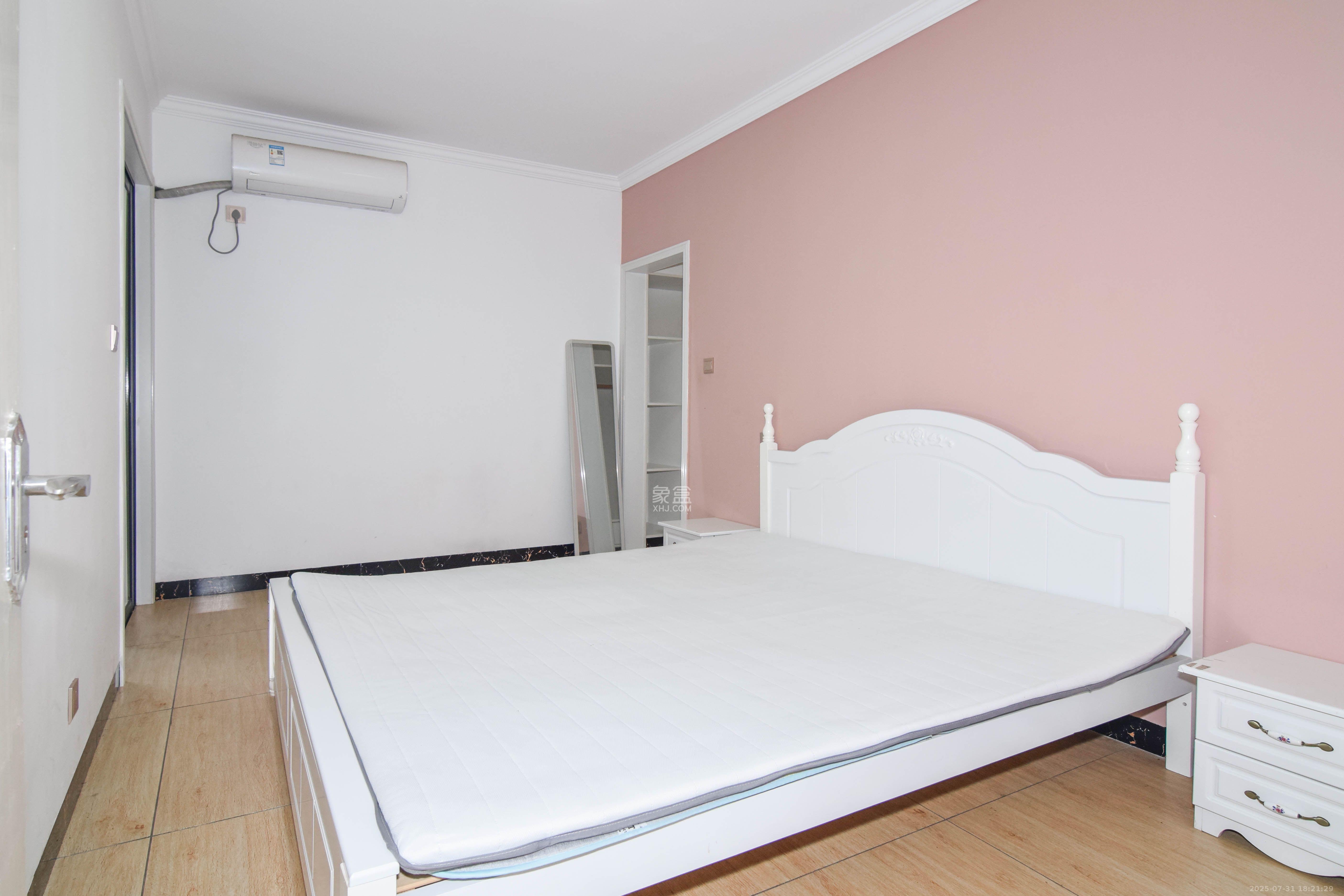 澳海谷山府  4室2厅2卫    2000.0元/月室内图