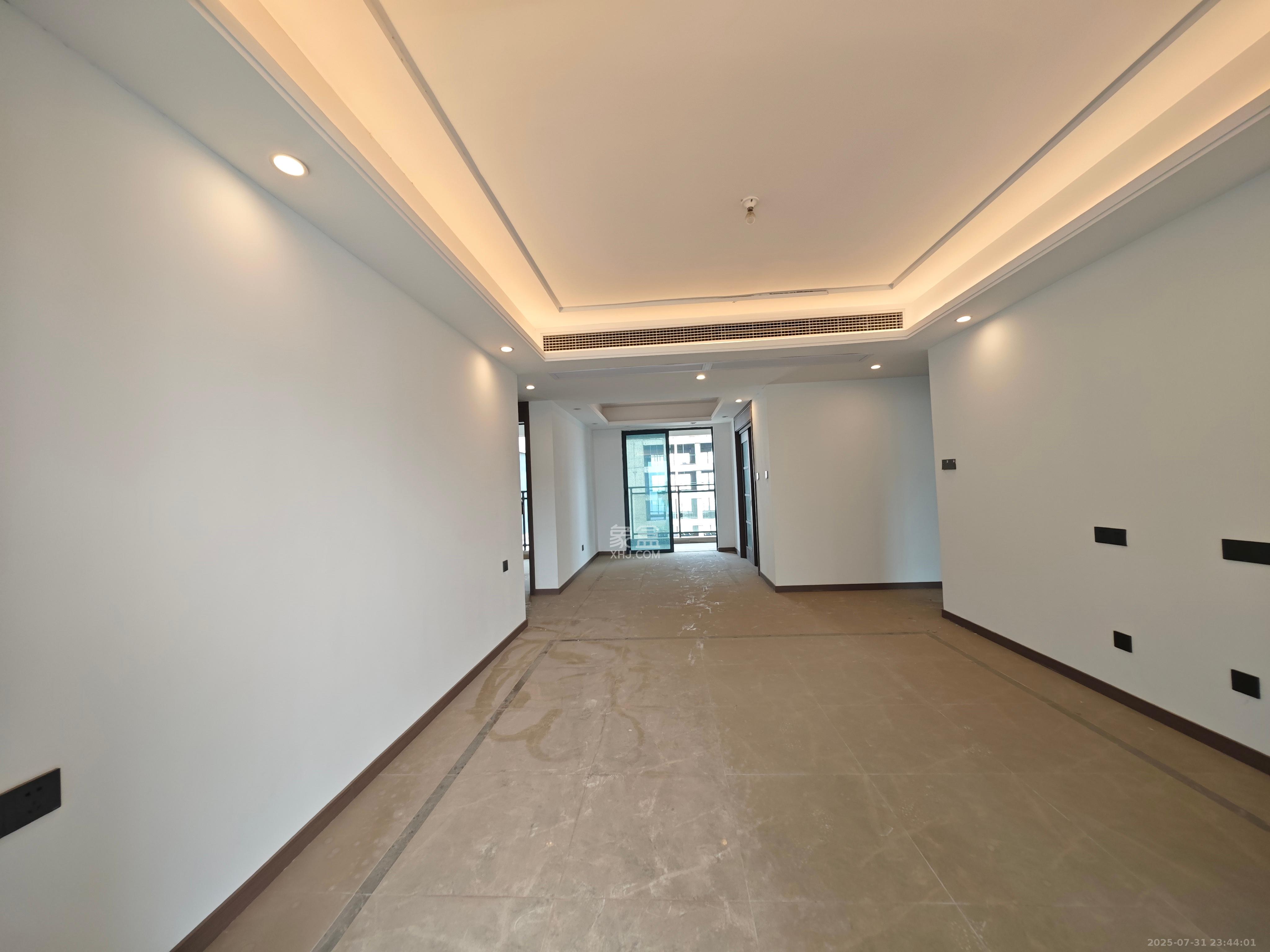 绿地V岛 4室2厅2卫 3500.0元/月 绿地V岛 4室2厅2卫 3500.0元/月室内图