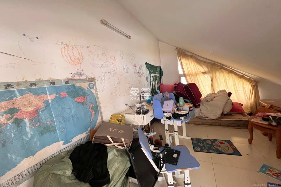 运通馨苑 4室2厅2卫 2000.0元/月 运通馨苑 4室2厅2卫 2000.0元/月室内图