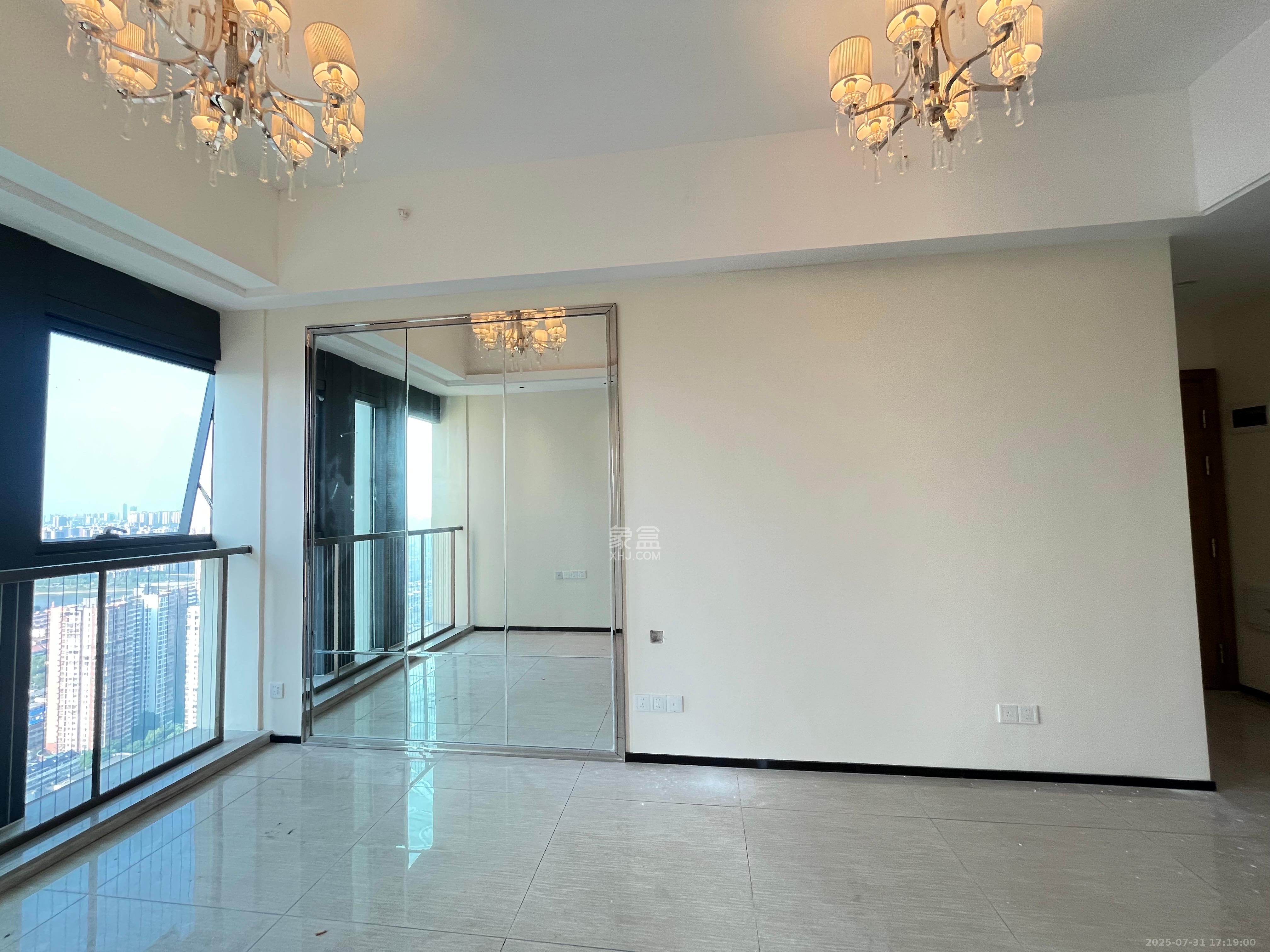 恒大珺悦府 2室2厅1卫 2300.0元/月 恒大珺悦府 2室2厅1卫 2300.0元/月室内图