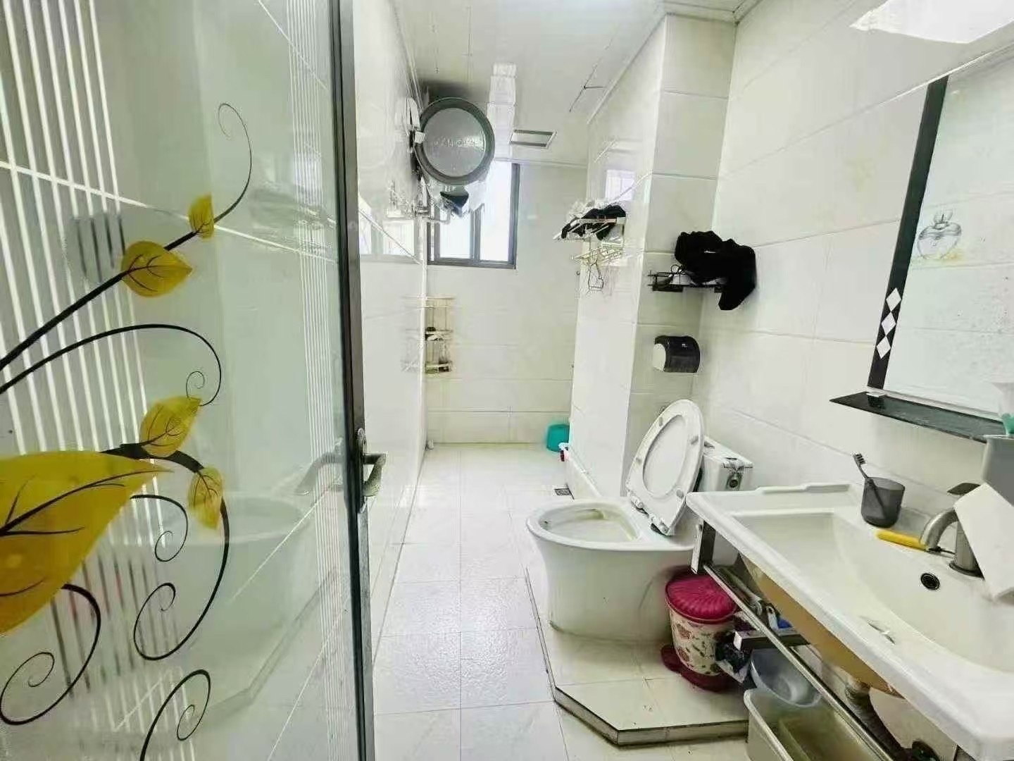 艺园小区 3室2厅1卫 78.0万 艺园小区 3室2厅1卫 78.0万客厅