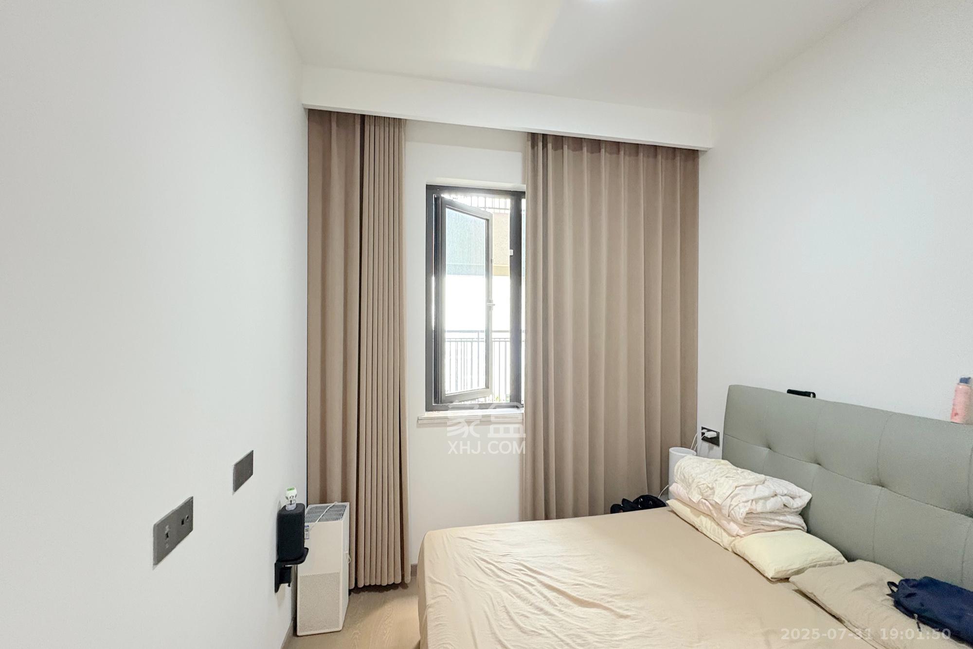 世茂璀璨风华  3室2厅2卫    180.0万其他