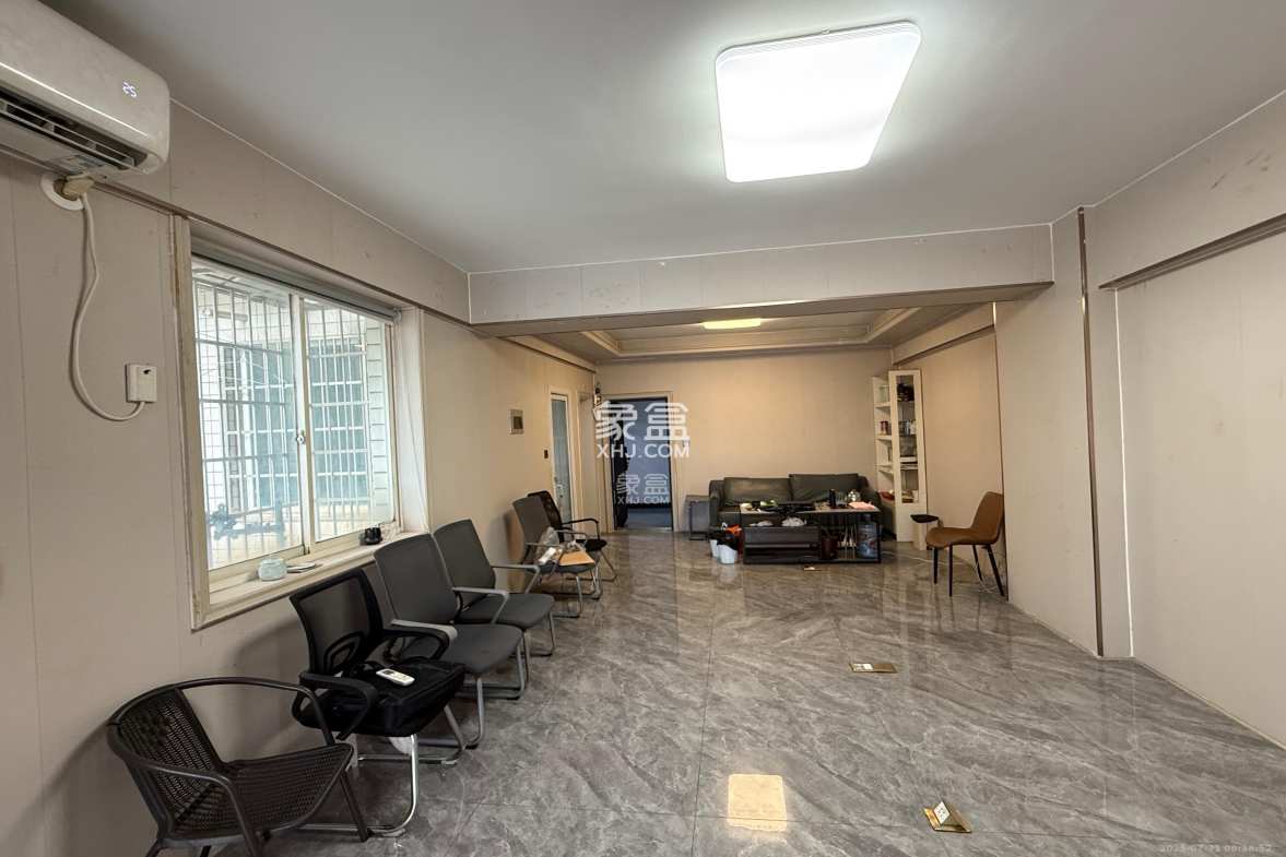 朝阳银座 1室1厅1卫 2300.0元/月 朝阳银座 1室1厅1卫 2300.0元/月室内图