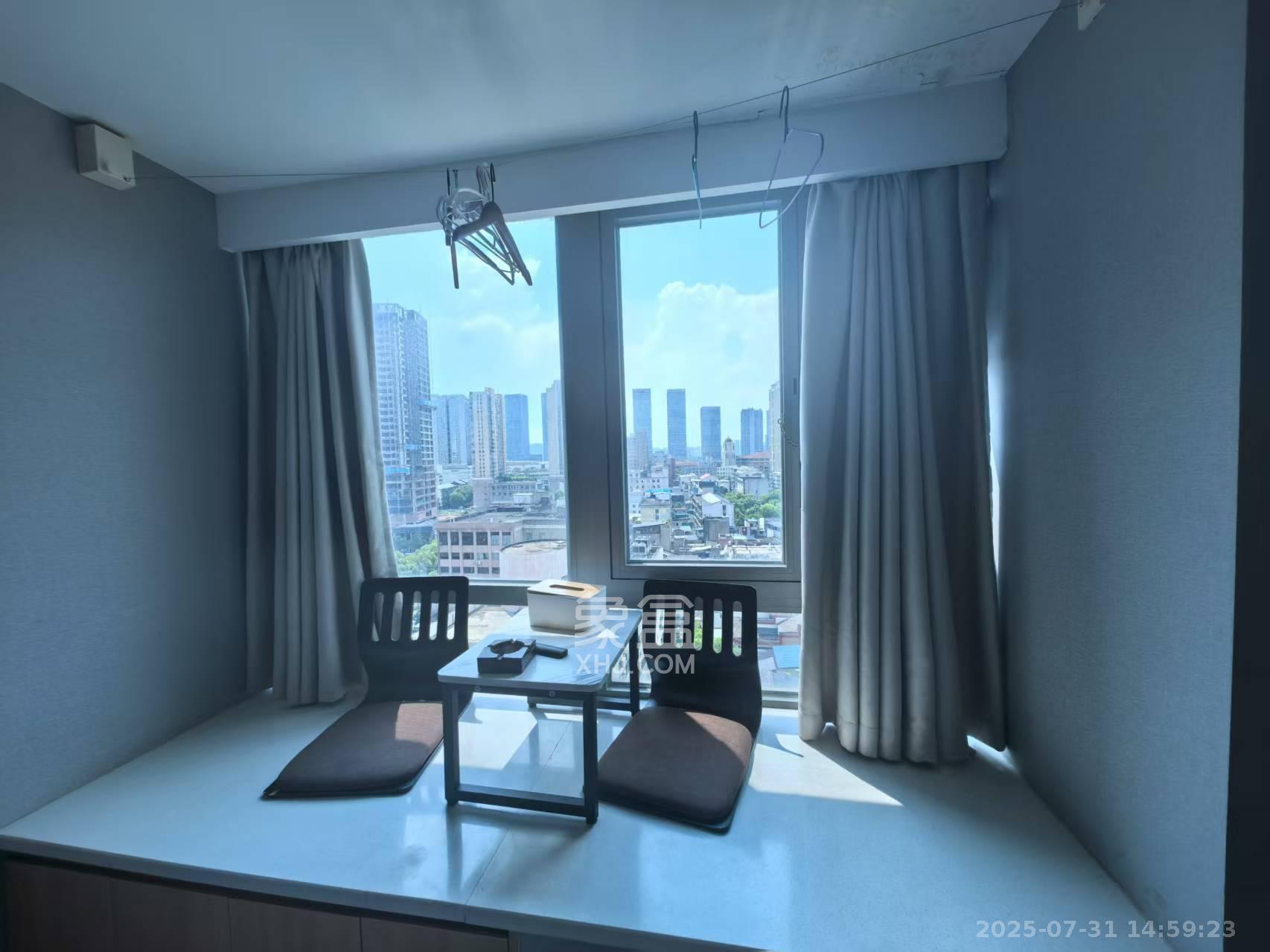 阳光城檀悦  1室1厅1卫    1800.0元/月室内图