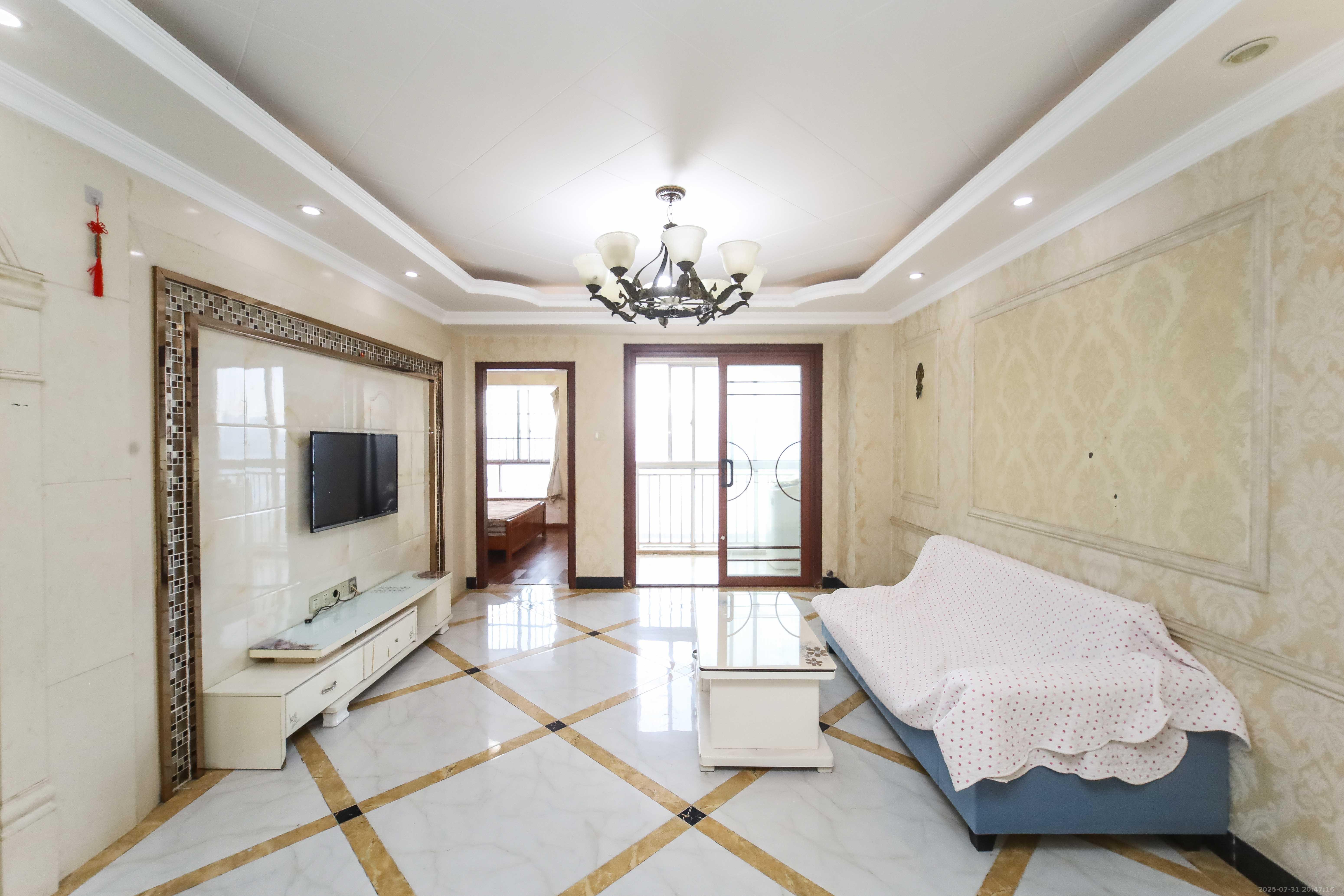 高桥现代商贸城  2室2厅1卫    59.8万 高桥现代商贸城  2室2厅1卫    59.8万客厅