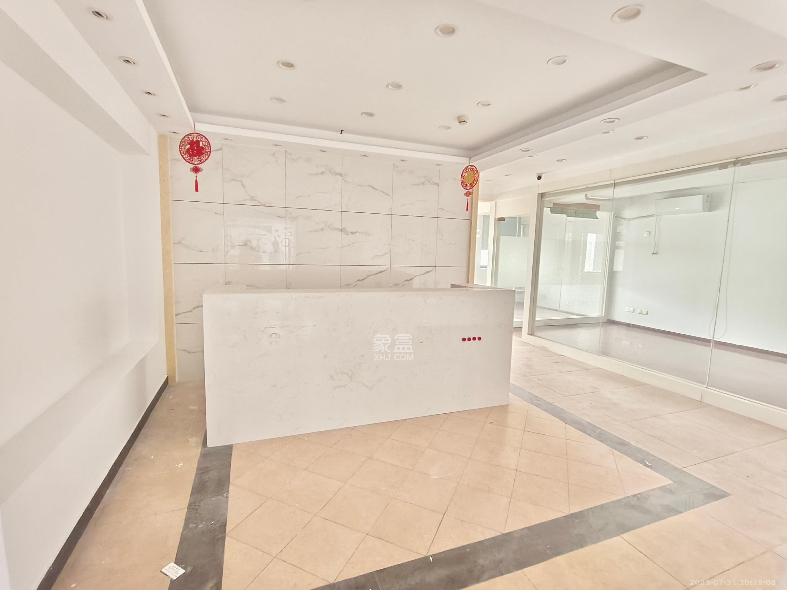 万象新天   120.0㎡      5000.0元/月