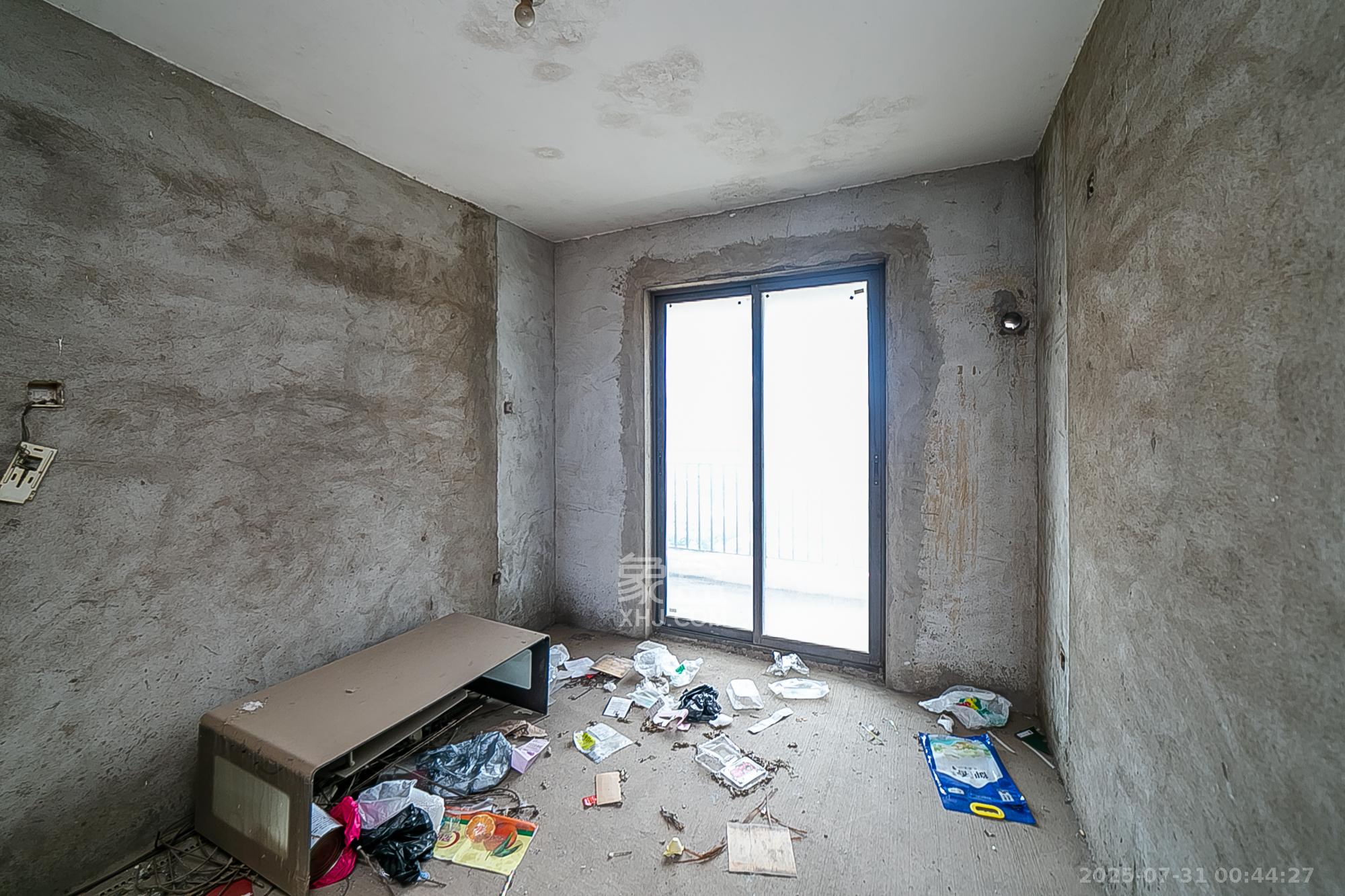 钱隆樽品(一、二、三期)  4室2厅2卫    145.0万 钱隆樽品(一、二、三期)  4室2厅2卫    145.0万客厅