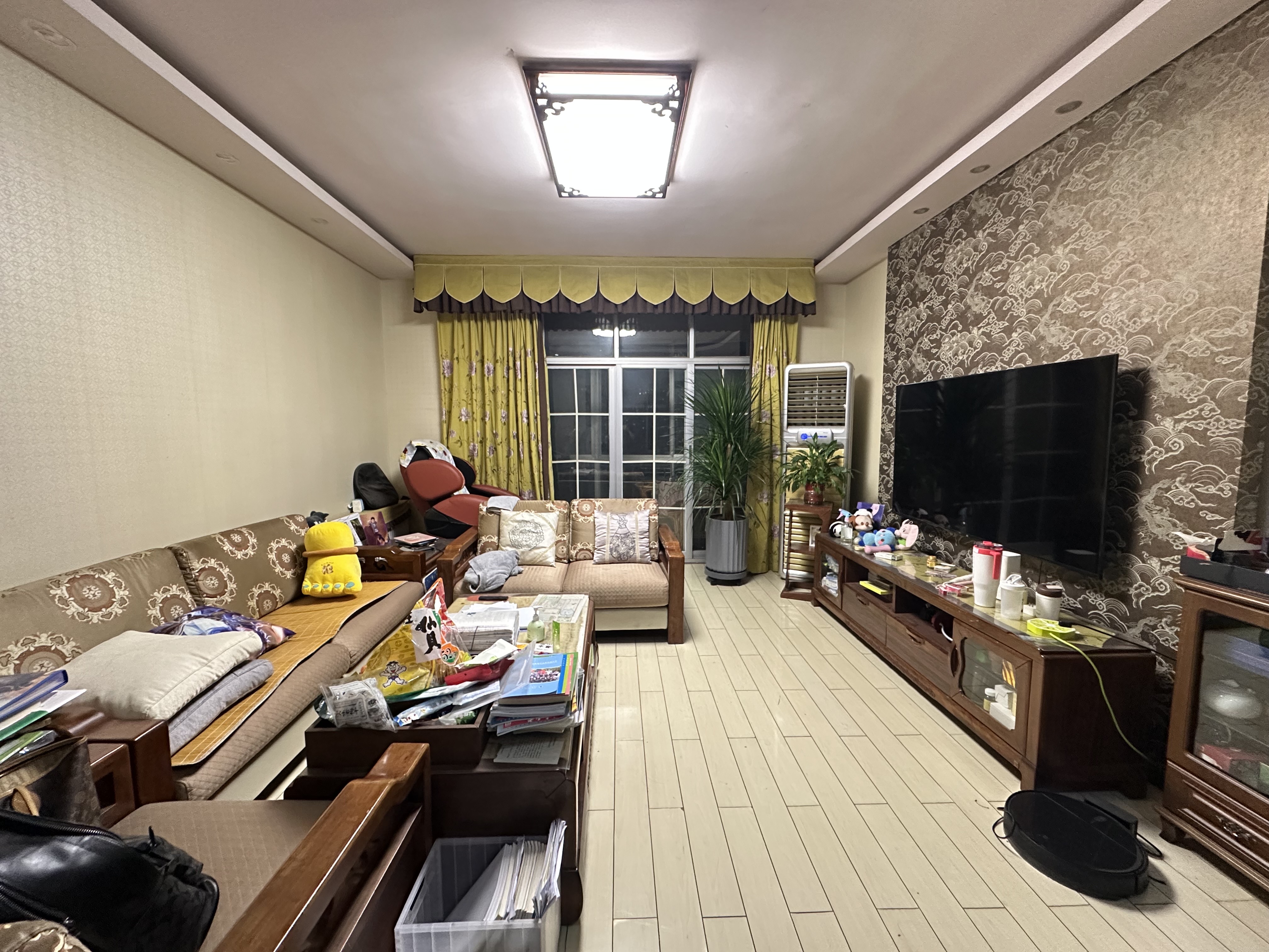 科大佳园南苑  4室2厅2卫    3600.0元/月户型图