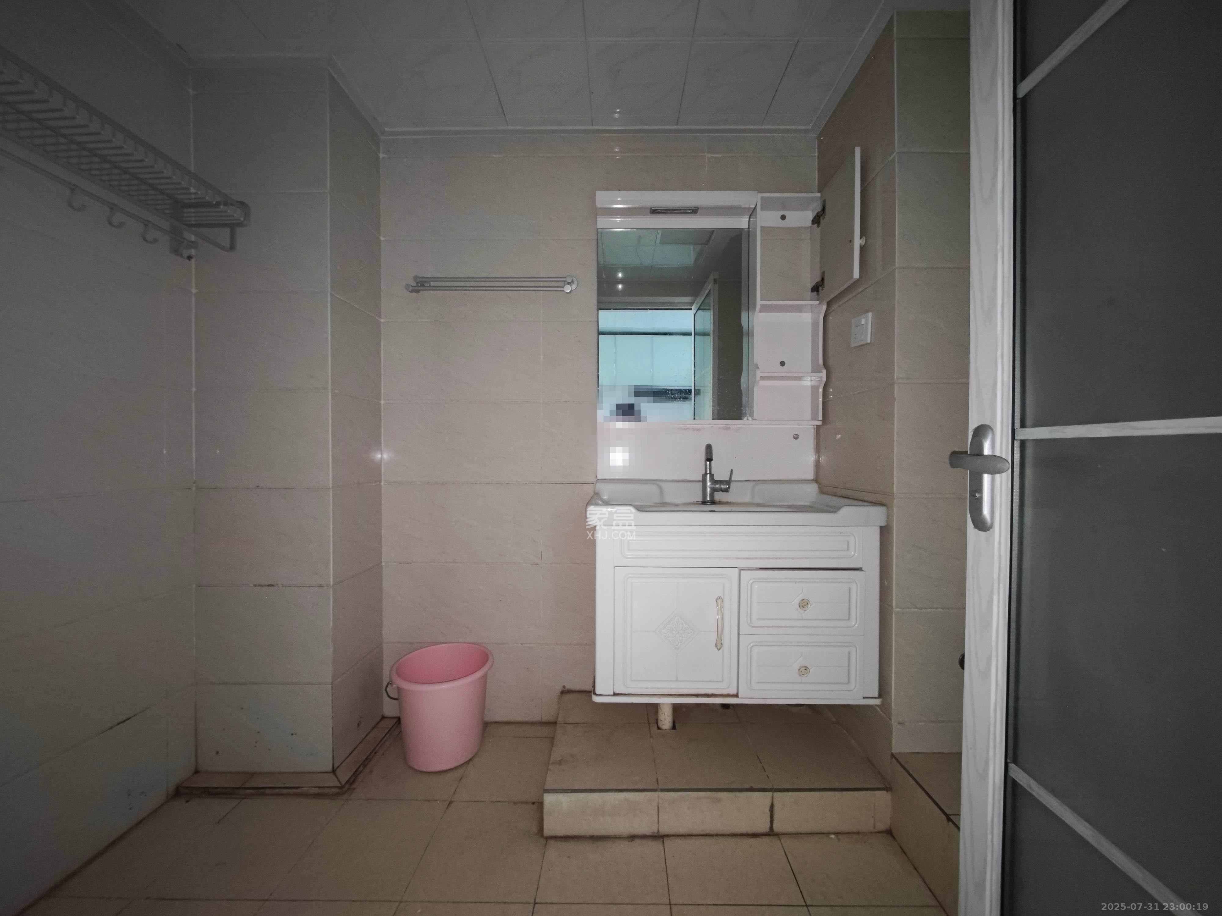 南庭城果 1室0厅0卫 28.0万 南庭城果 1室0厅0卫 28.0万卫生间