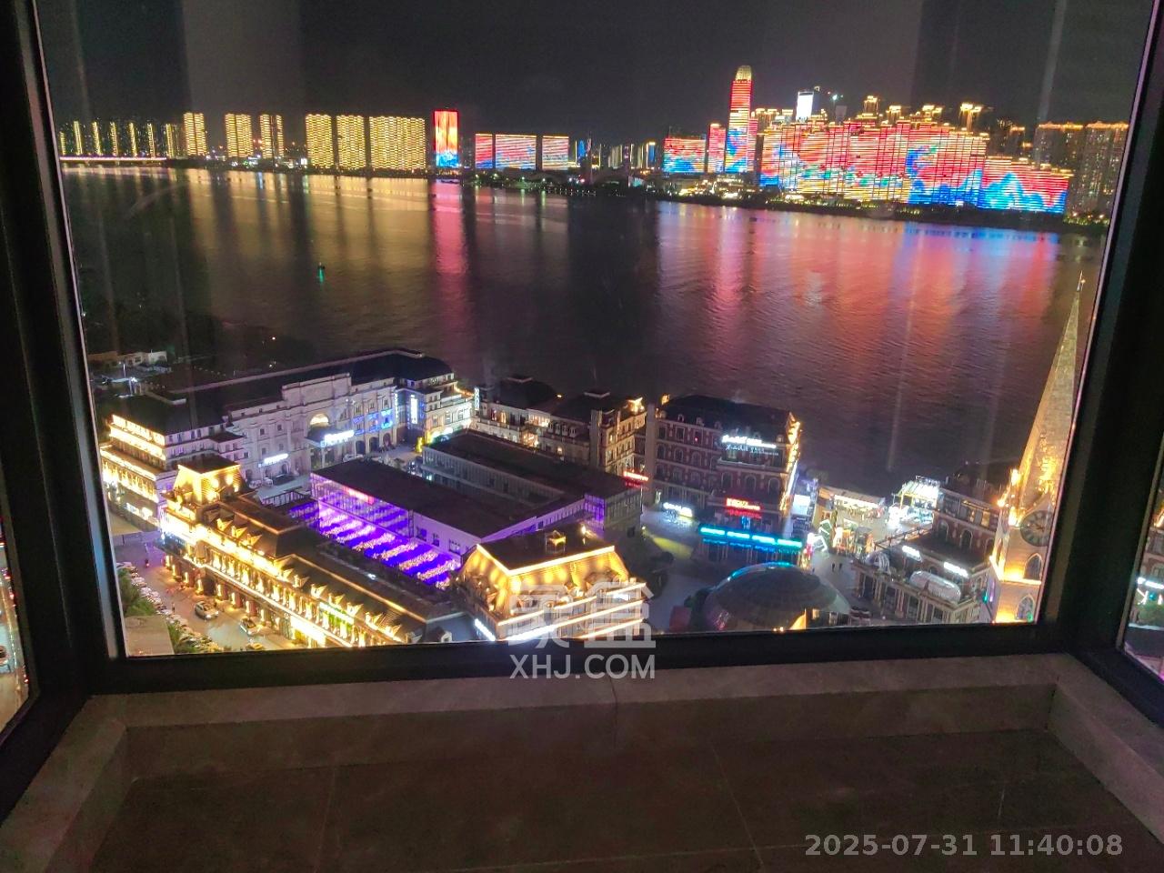 万科里金域国际  5室2厅2卫    14800.0元/月室内图