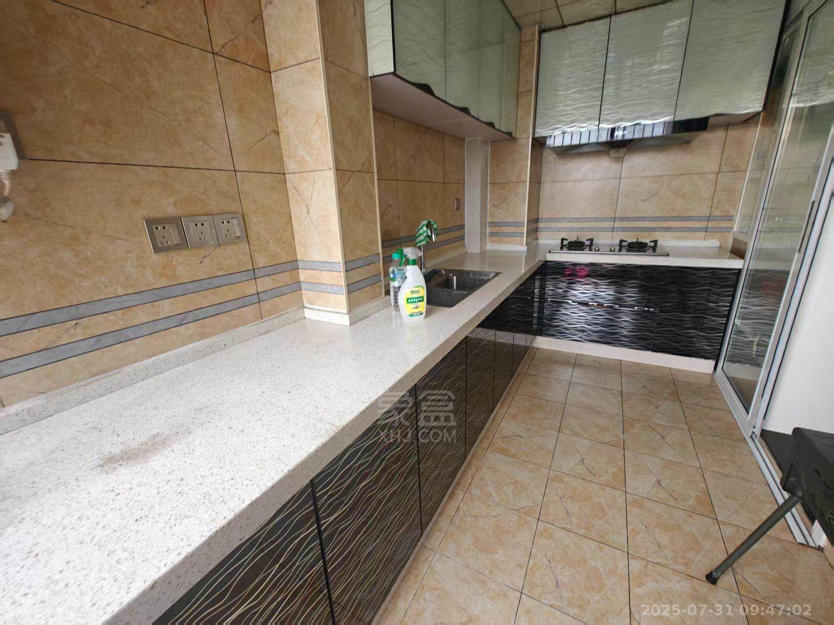 中建御山和苑 3室2厅1卫 1800.0元/月 中建御山和苑 3室2厅1卫 1800.0元/月室内图