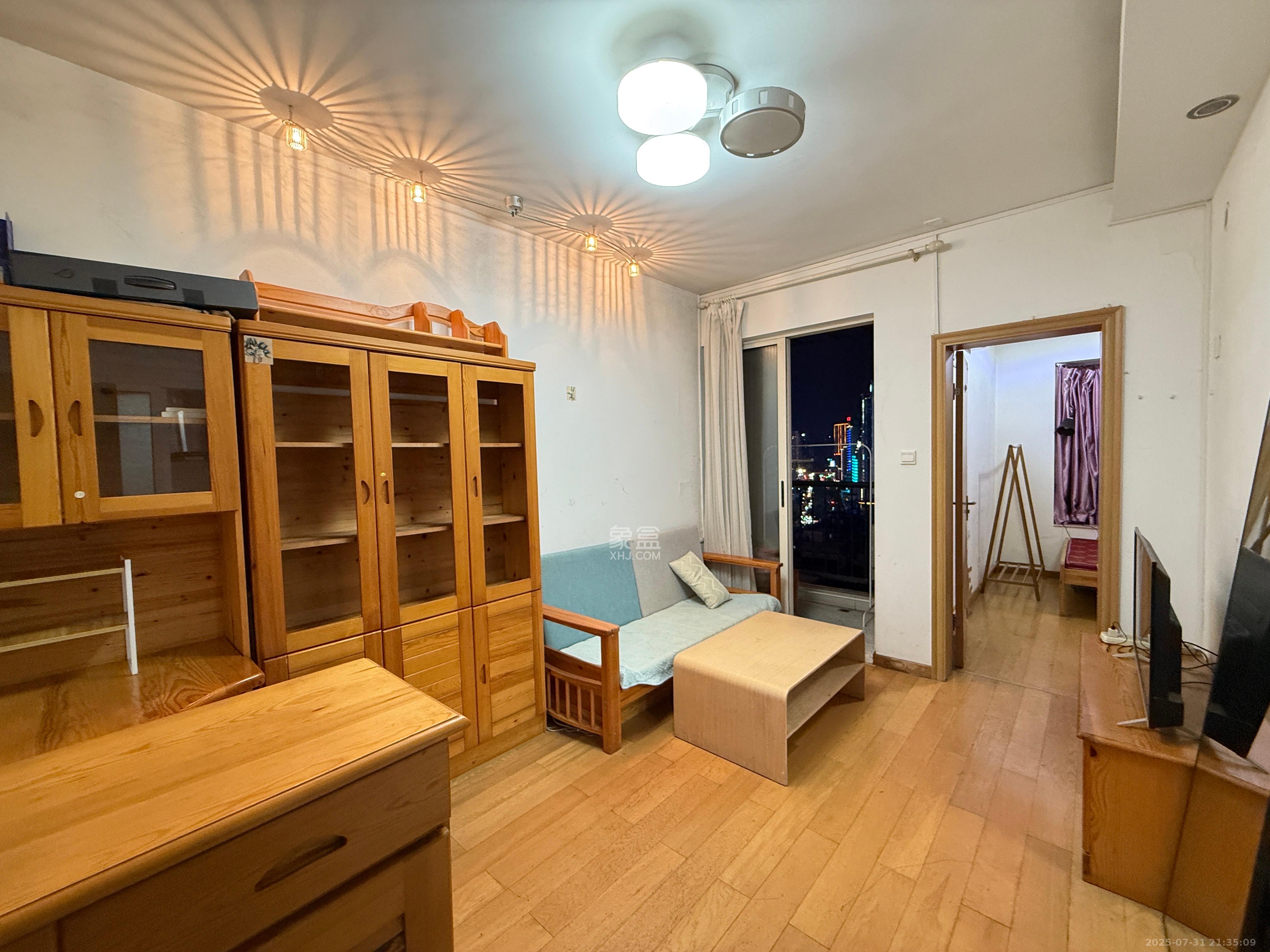 白沙晶城 1室1厅1卫 1800.0元/月 白沙晶城 1室1厅1卫 1800.0元/月室内图