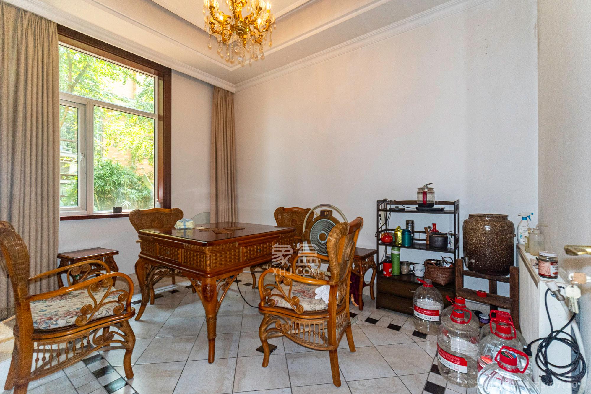 湘龙家园  6室2厅4卫    425.0万 湘龙家园  6室2厅4卫    425.0万其他