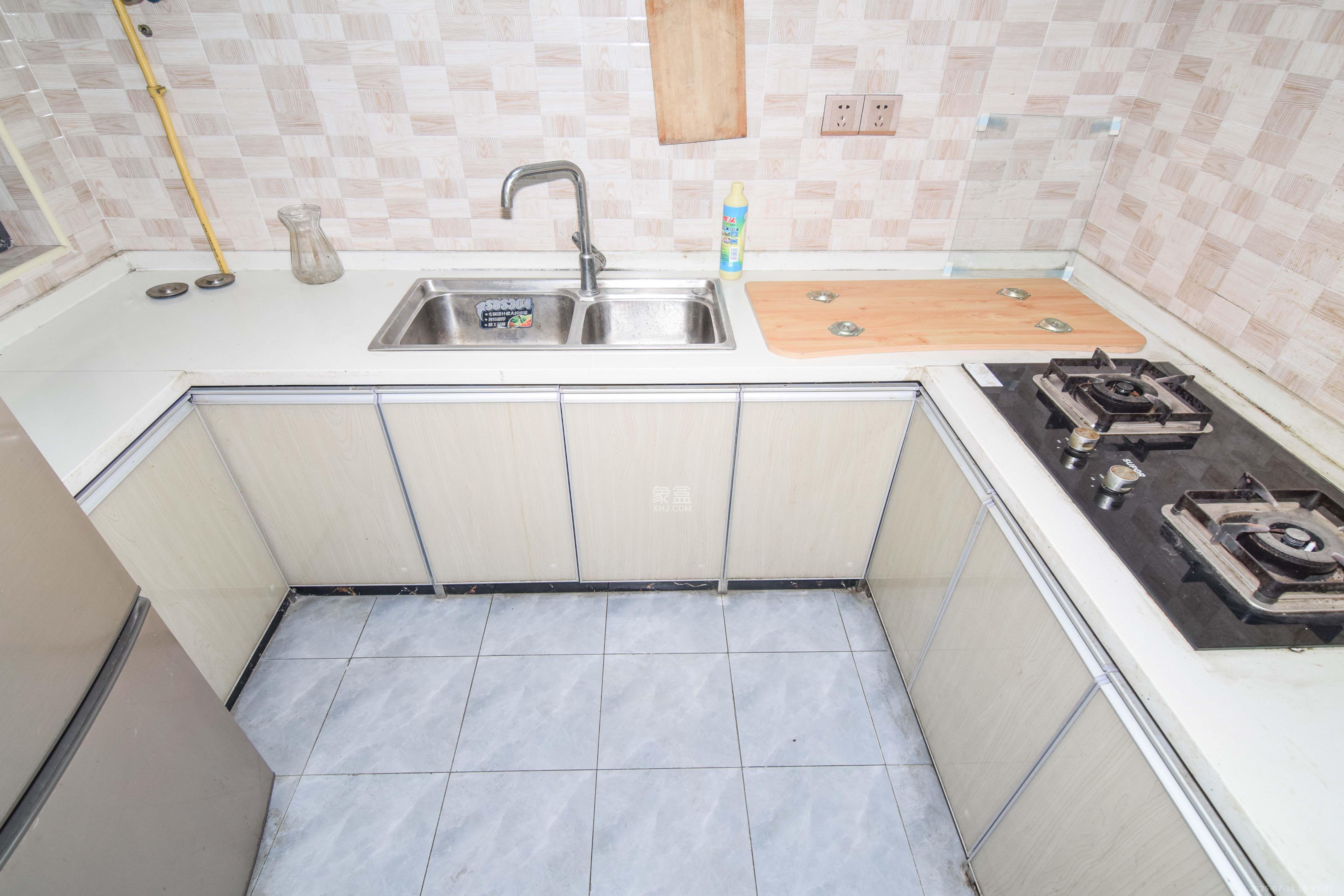 澳海谷山府  4室2厅2卫    2000.0元/月室内图