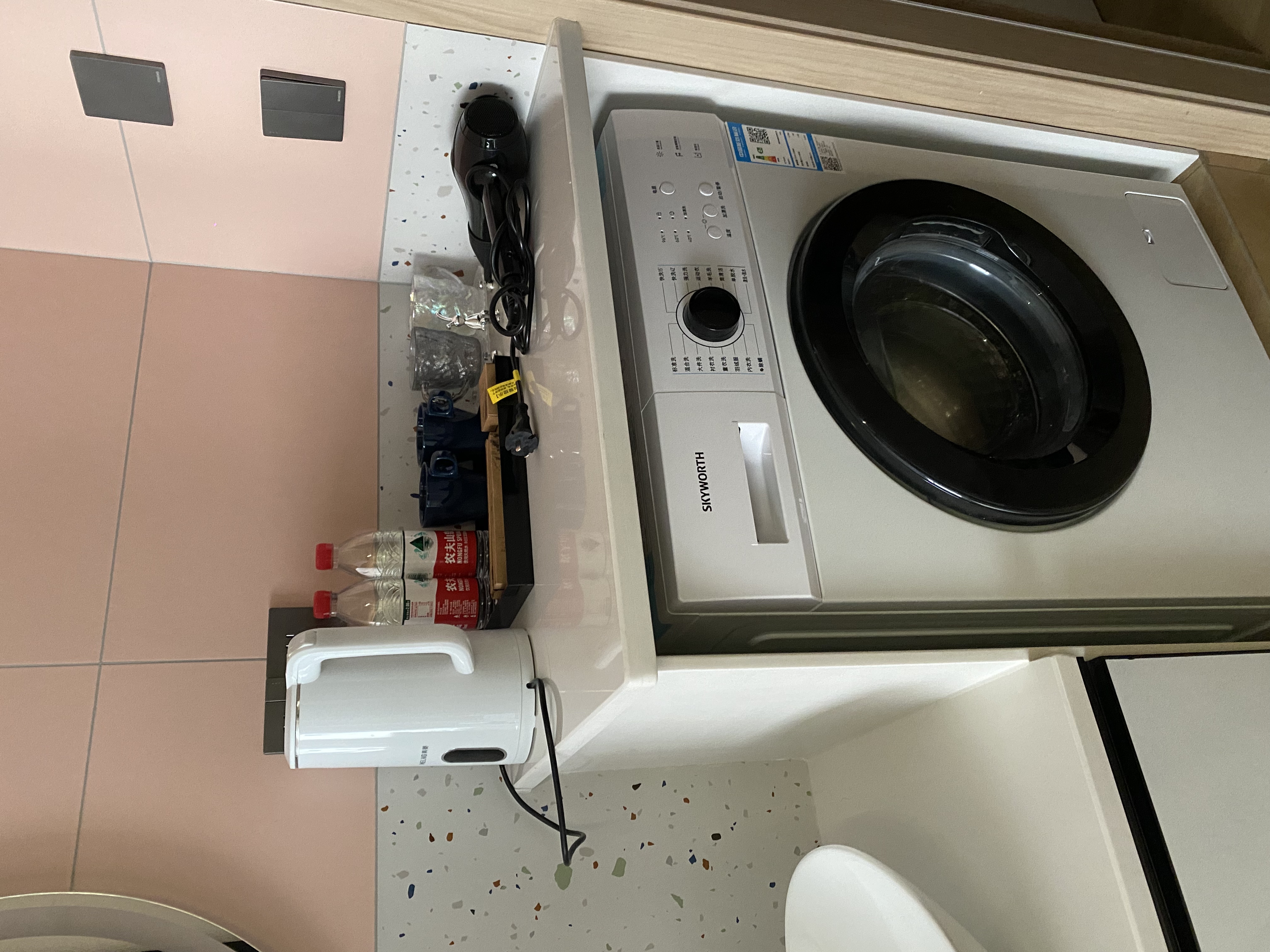 俊景万和城  1室1厅1卫   1600.00元/月室内图