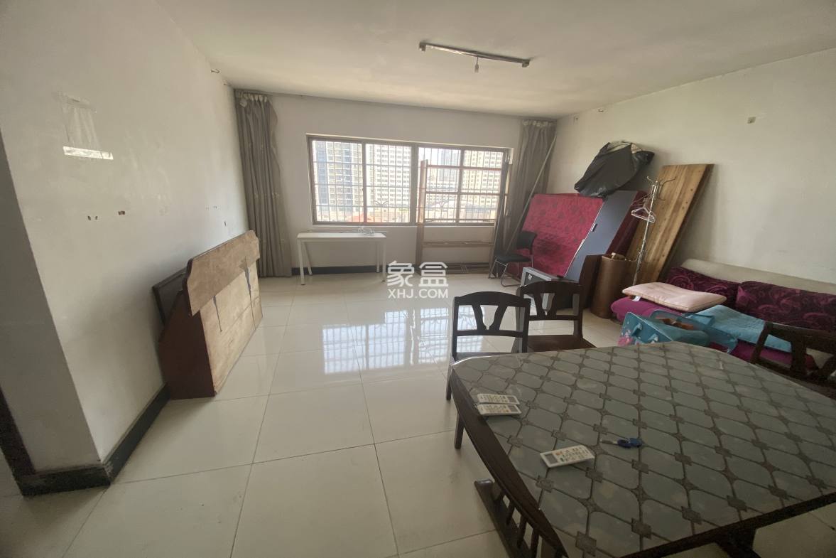 西海龙苑 4室2厅2卫 50.0万 西海龙苑 4室2厅2卫 50.0万室内图