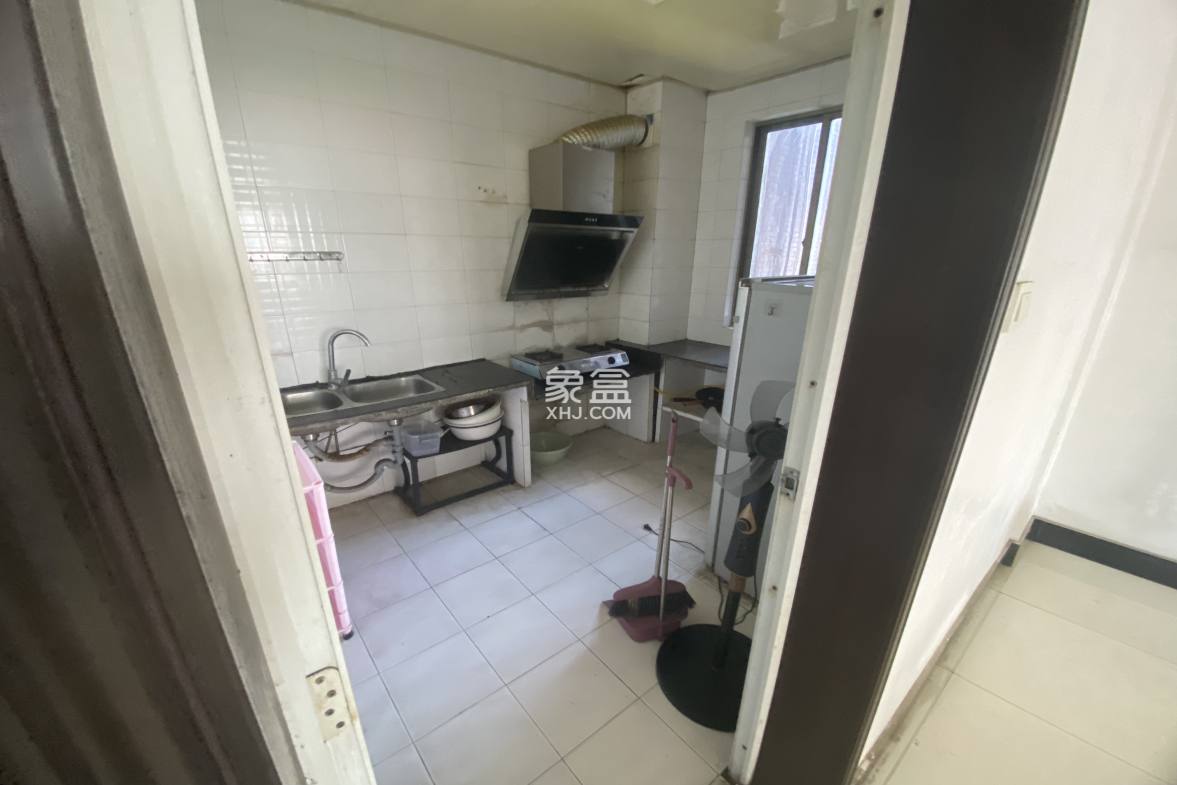 西海龙苑 4室2厅2卫 50.0万 西海龙苑 4室2厅2卫 50.0万室内图