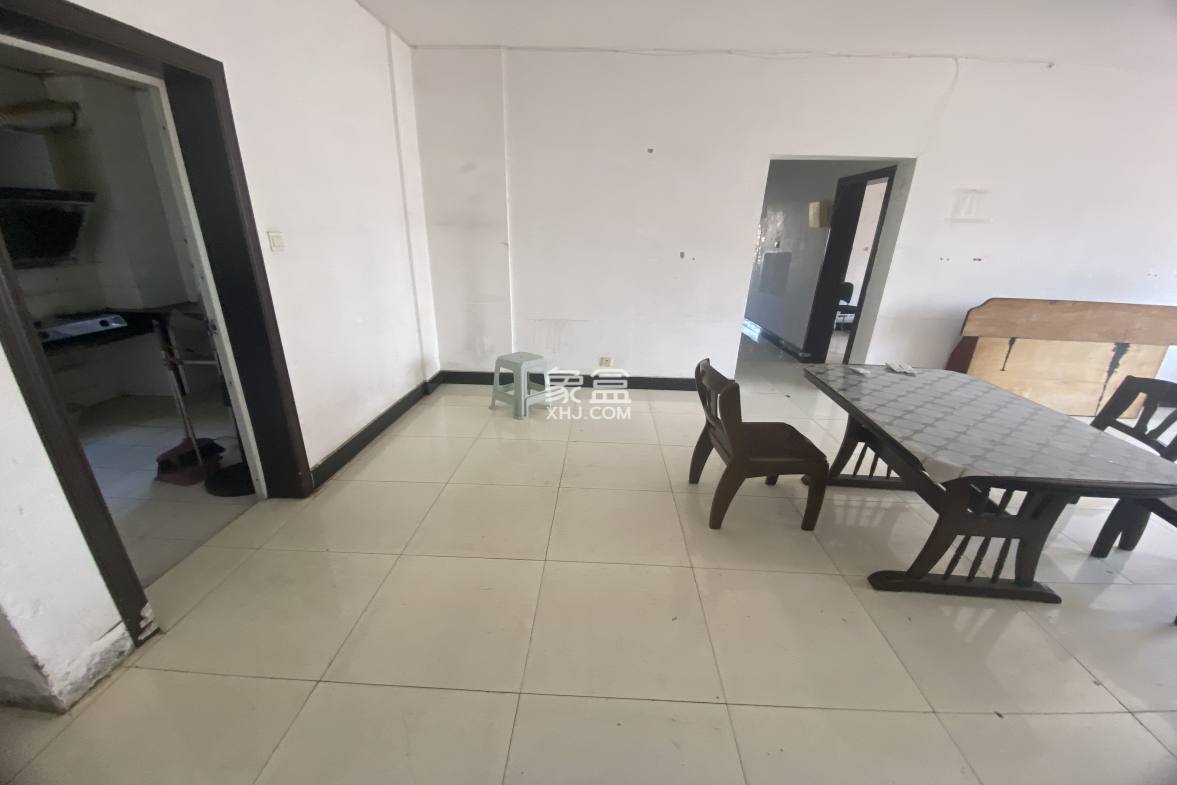 西海龙苑 4室2厅2卫 50.0万 西海龙苑 4室2厅2卫 50.0万室内图