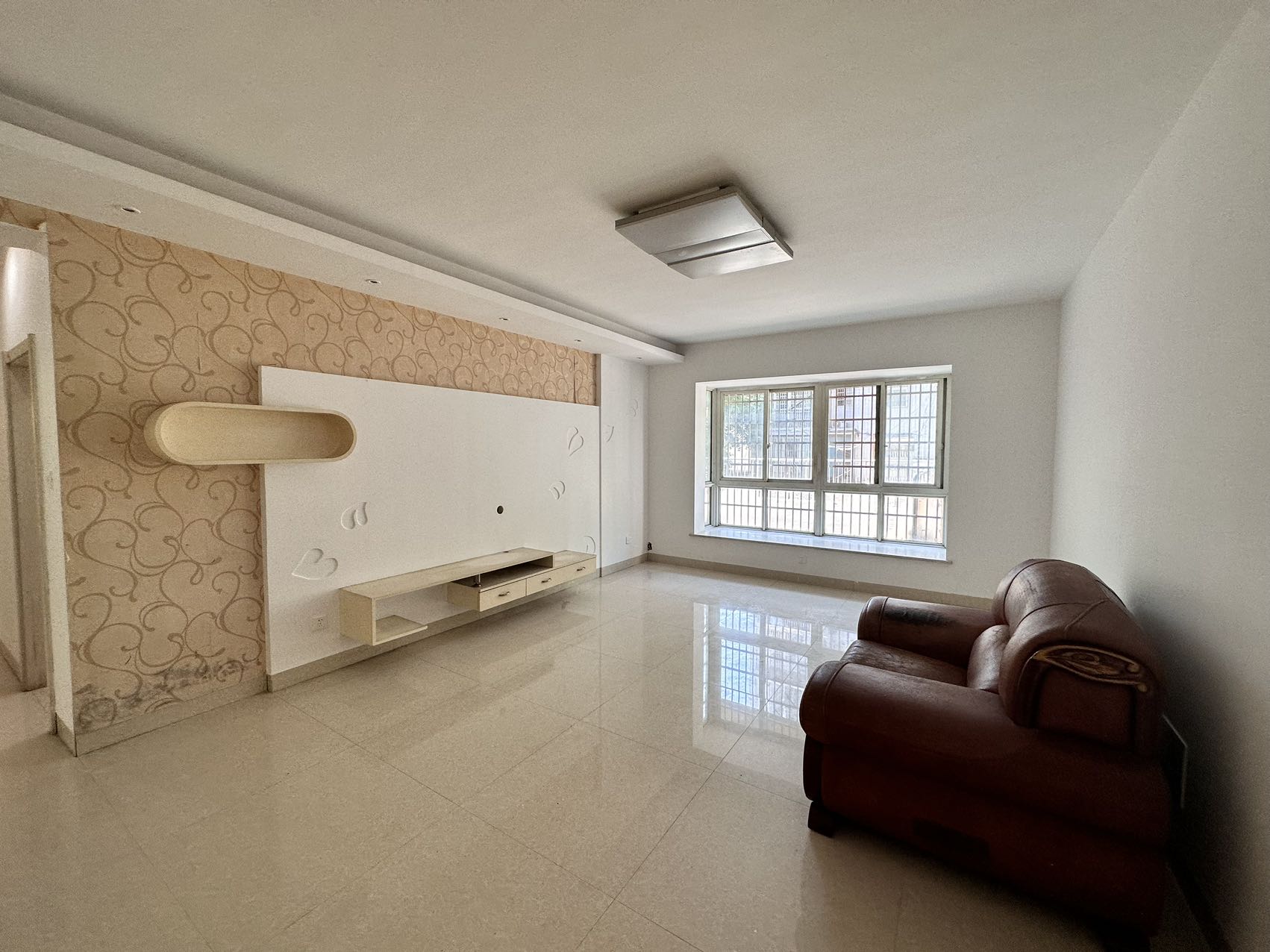 财富小区  4室2厅2卫    42.8万 财富小区  4室2厅2卫    42.8万