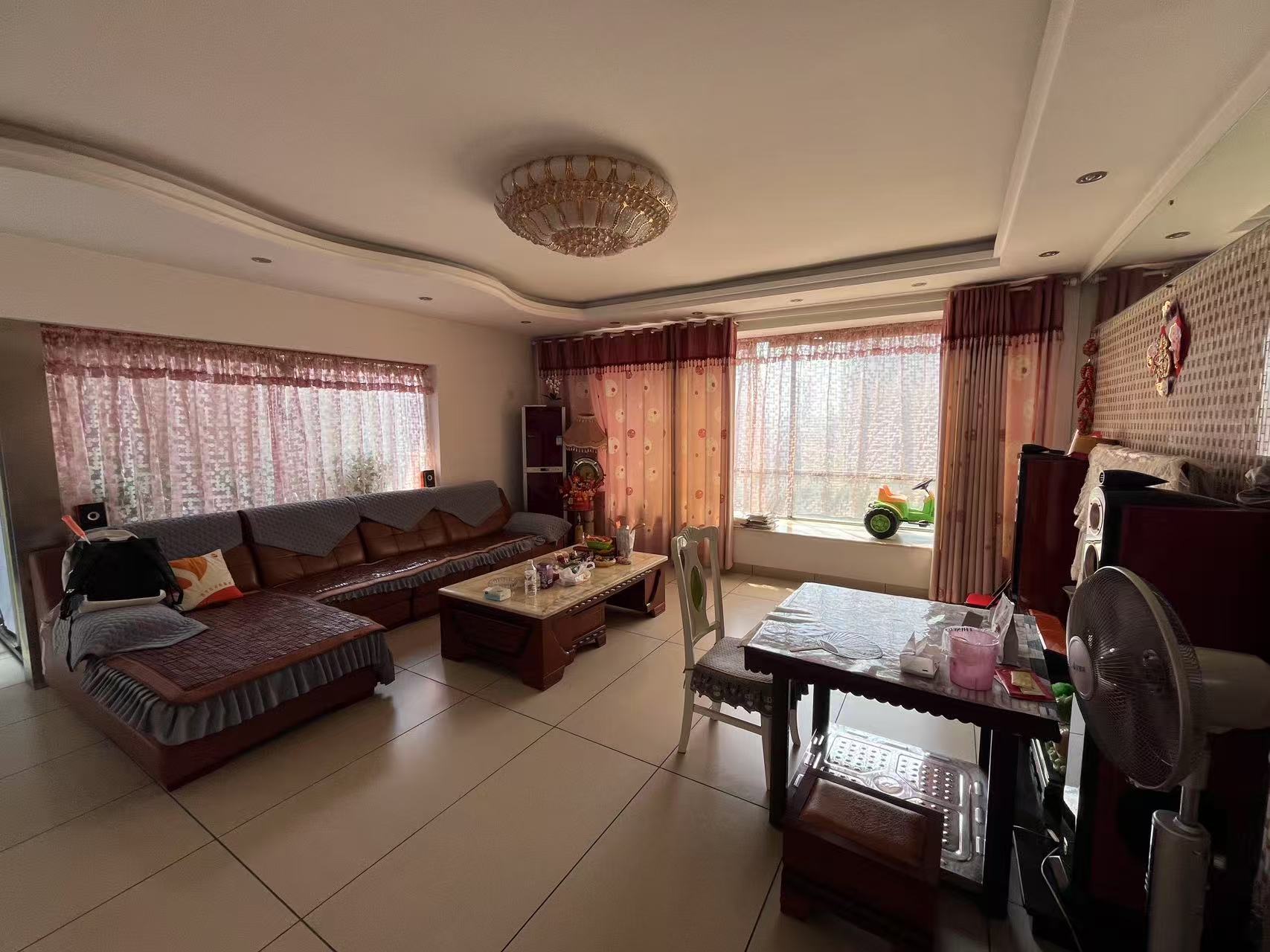 城市风景  4室2厅2卫    83.0万 城市风景  4室2厅2卫    83.0万室内图