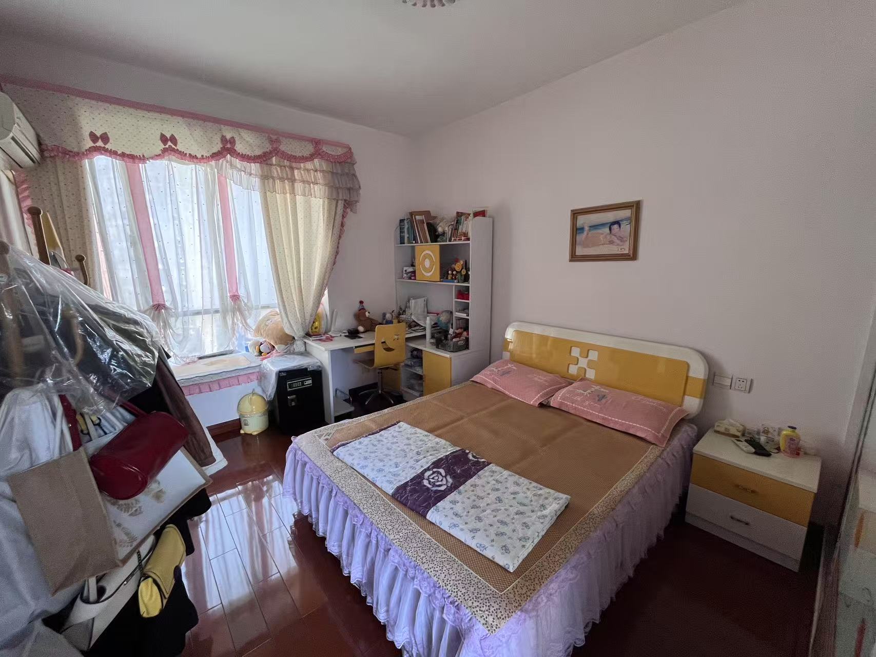 城市风景  4室2厅2卫    85.0万室内图