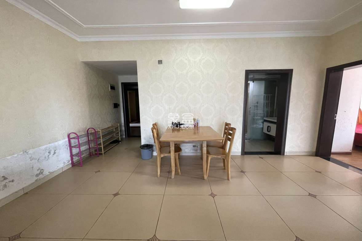 庐山春天早安华晨  3室2厅1卫    55.0万 庐山春天早安华晨  3室2厅1卫    55.0万室内图