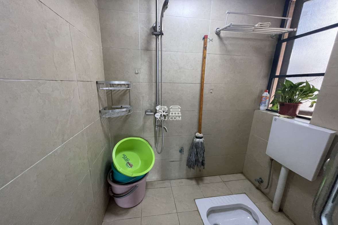 庐山春天早安华晨  3室2厅1卫    55.0万 庐山春天早安华晨  3室2厅1卫    55.0万室内图