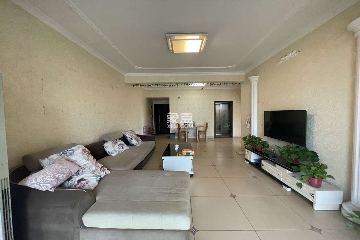 庐山春天早安华晨  3室2厅1卫    55.0万 庐山春天早安华晨  3室2厅1卫    55.0万室内图