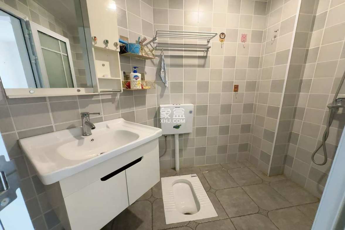 庐山一号  1室1厅1卫    26.0万 庐山一号  1室1厅1卫    26.0万室内图