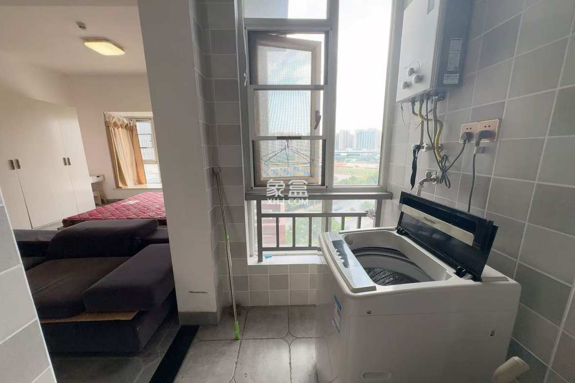 庐山一号  1室1厅1卫    26.0万 庐山一号  1室1厅1卫    26.0万室内图