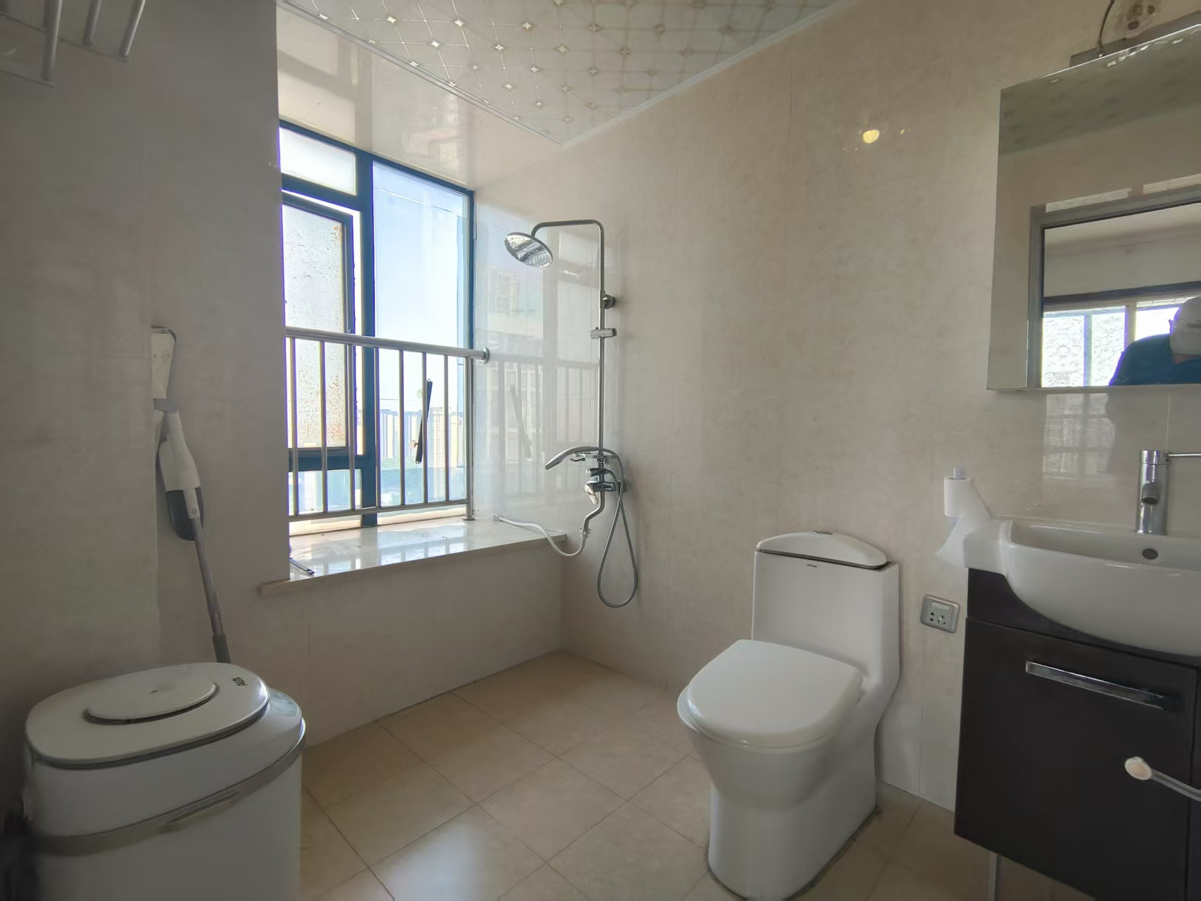 流金岁月-华晨国际 3室2厅2卫 88.0万 流金岁月-华晨国际 3室2厅2卫 88.0万室内图