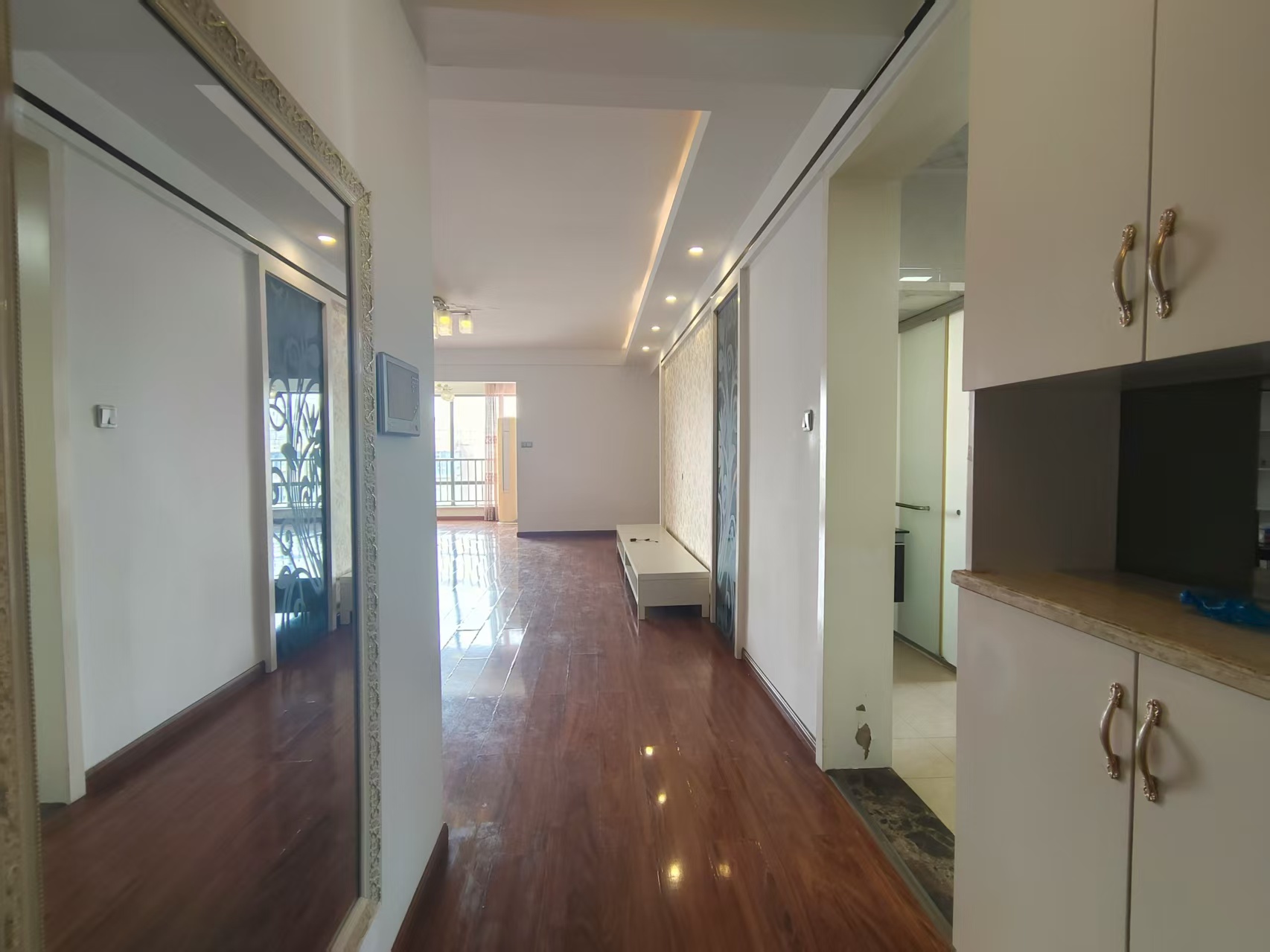 流金岁月-华晨国际 3室2厅2卫 88.0万 流金岁月-华晨国际 3室2厅2卫 88.0万室内图